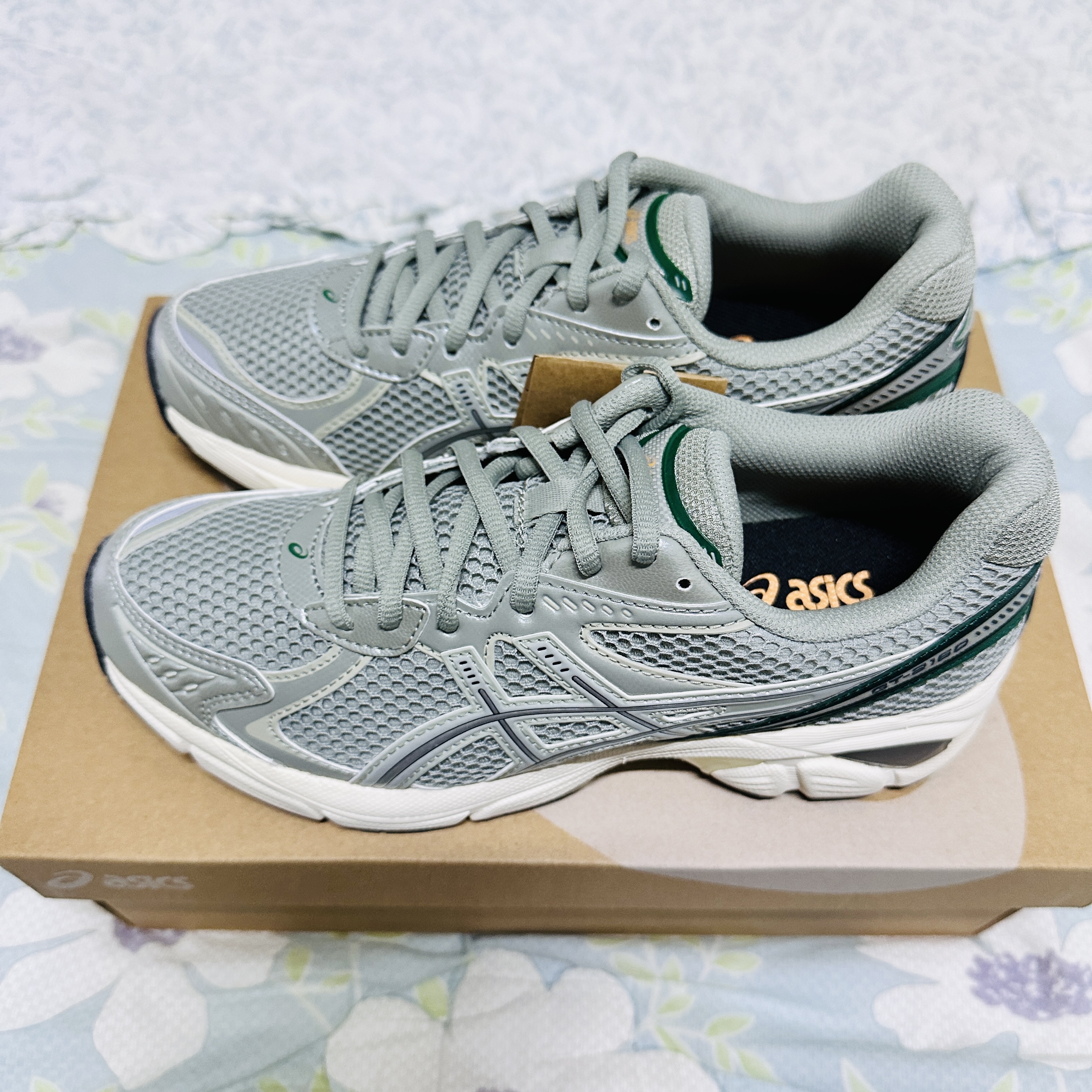 Asics GT-2160 Seal Grey Jewel Green 착용 스타일 - 2