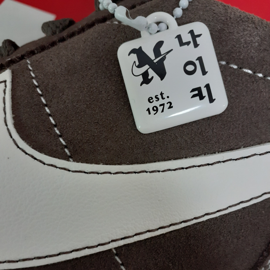Nike Cortez SE Hangul Day Baroque Brown Sail 착용 스타일 - 1