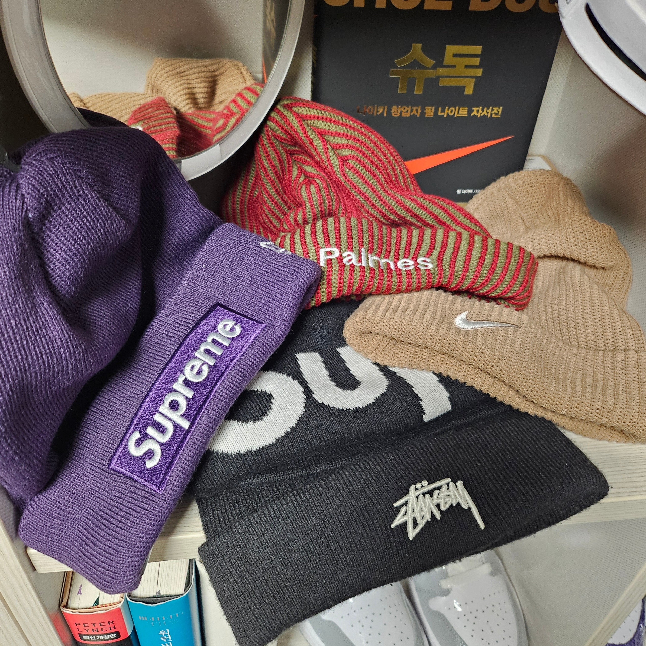 Supreme New Era Box Logo Beanie Dark Purple - 23FW, Supreme Big Logo Beanie Black 착용 스타일 - 1