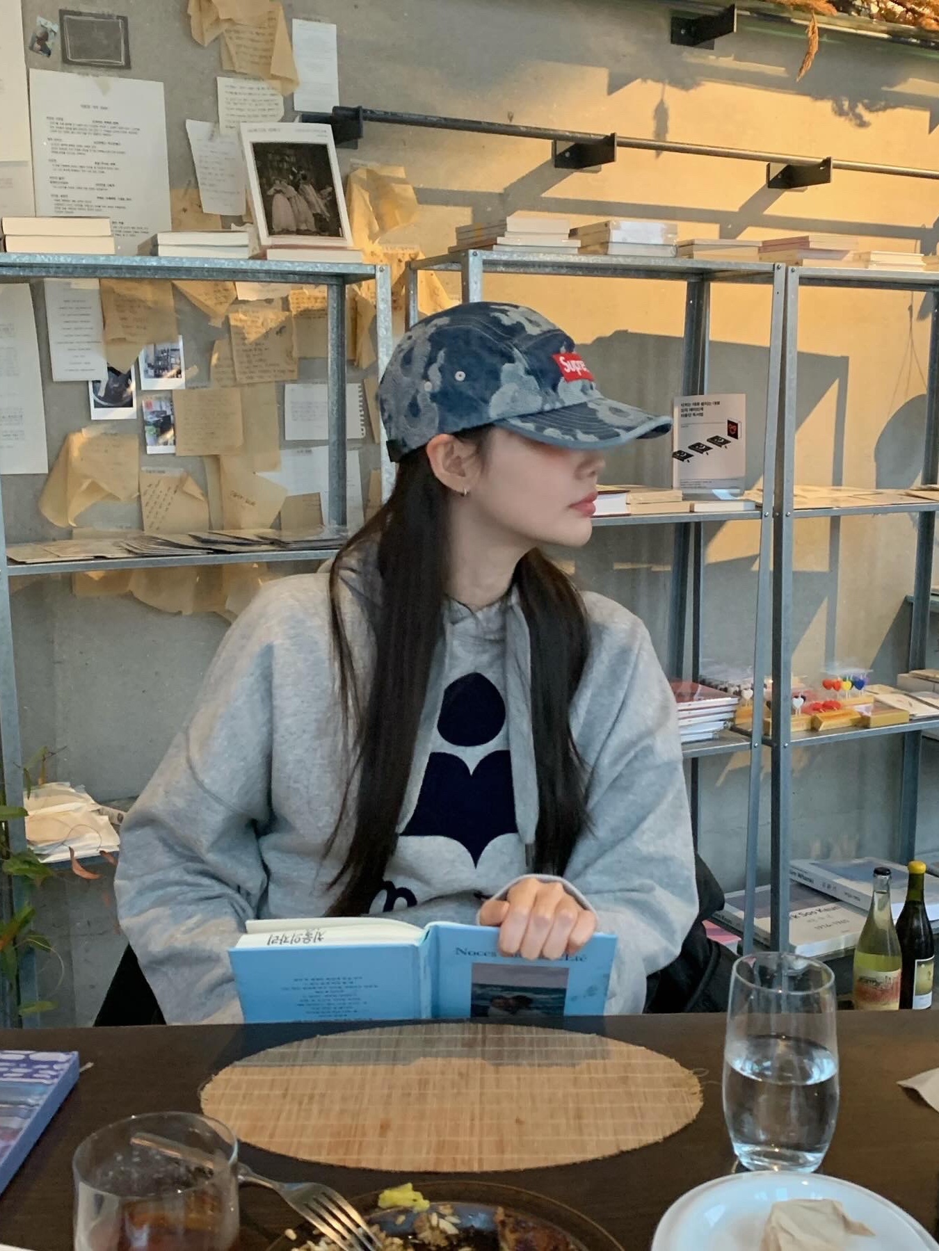 Supreme Flames Jacquard Denim Camp Cap Washed Indigo - 23SS, (W) Isabel Marant Mansel Oversized Hoodie Sweatshirt Grey Midnight - 23SS 착용 스타일 - 2