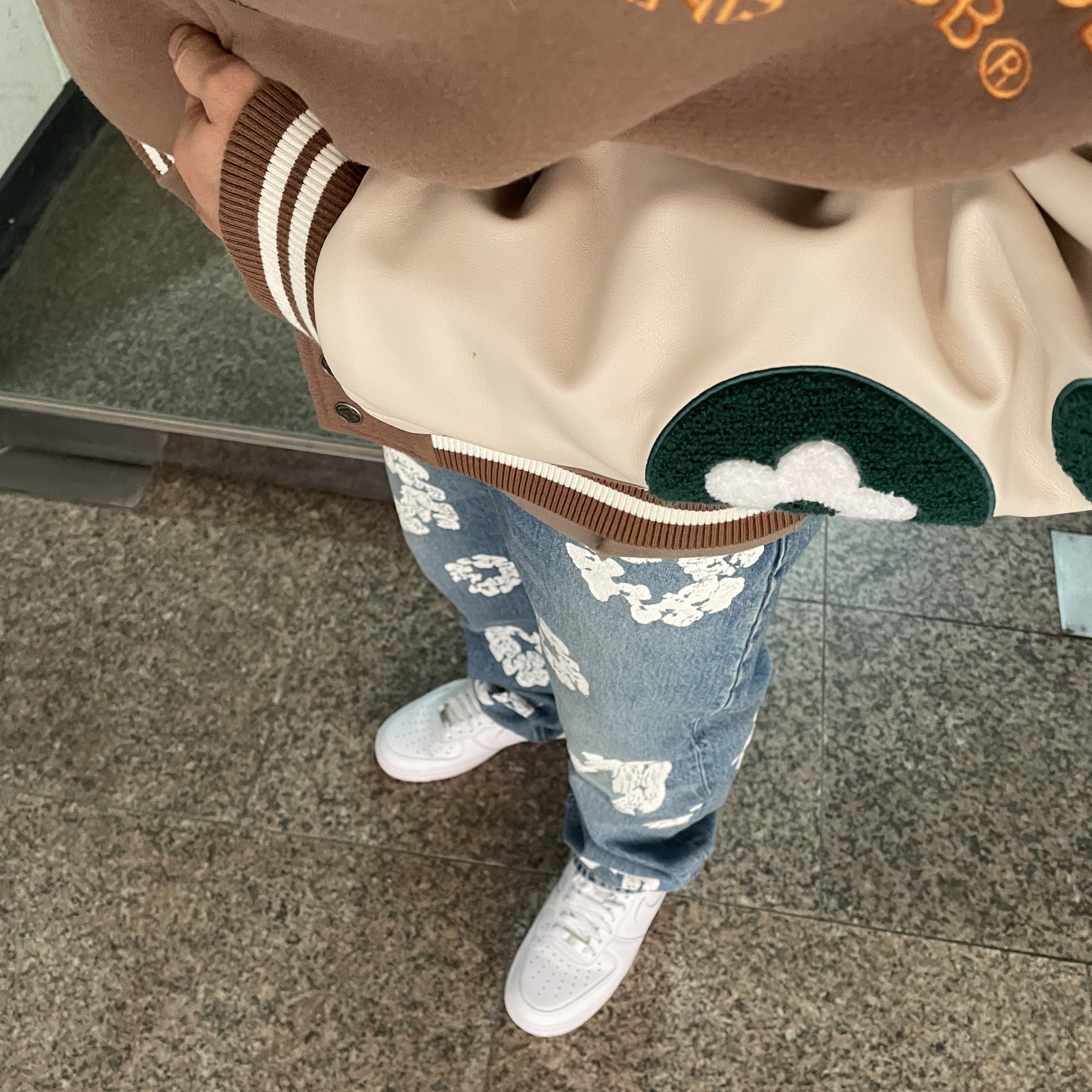 Vandy The Pink Tennis Varsity Jacket, Nike Air Force 1 '07 Low White 착용 스타일 - 1