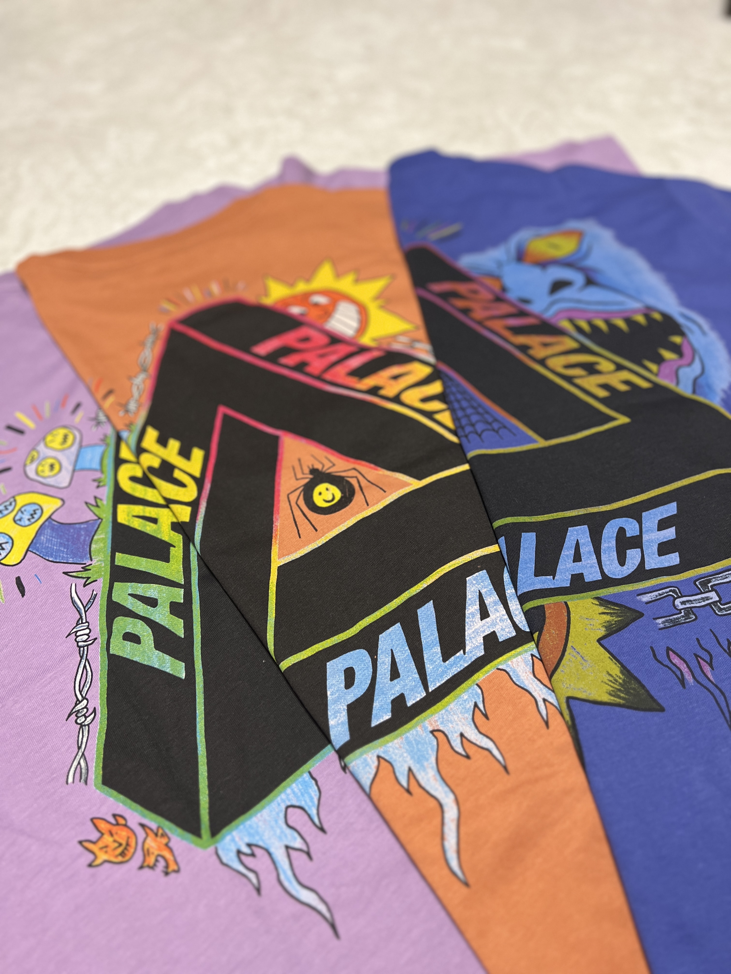 Palace Tri-Lottie T-Shirt White - 23FW, Palace Tri-Lottie T-Shirt Black - 23FW 착용 스타일 - 1