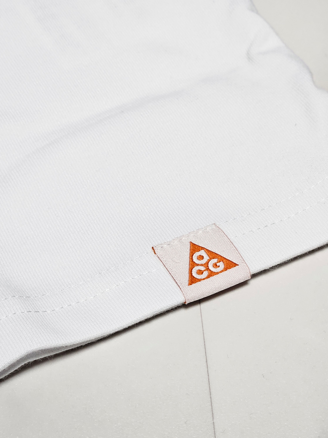 Nike ACG Wildwood T-Shirt Summit White - Asia 착용 스타일 - 4