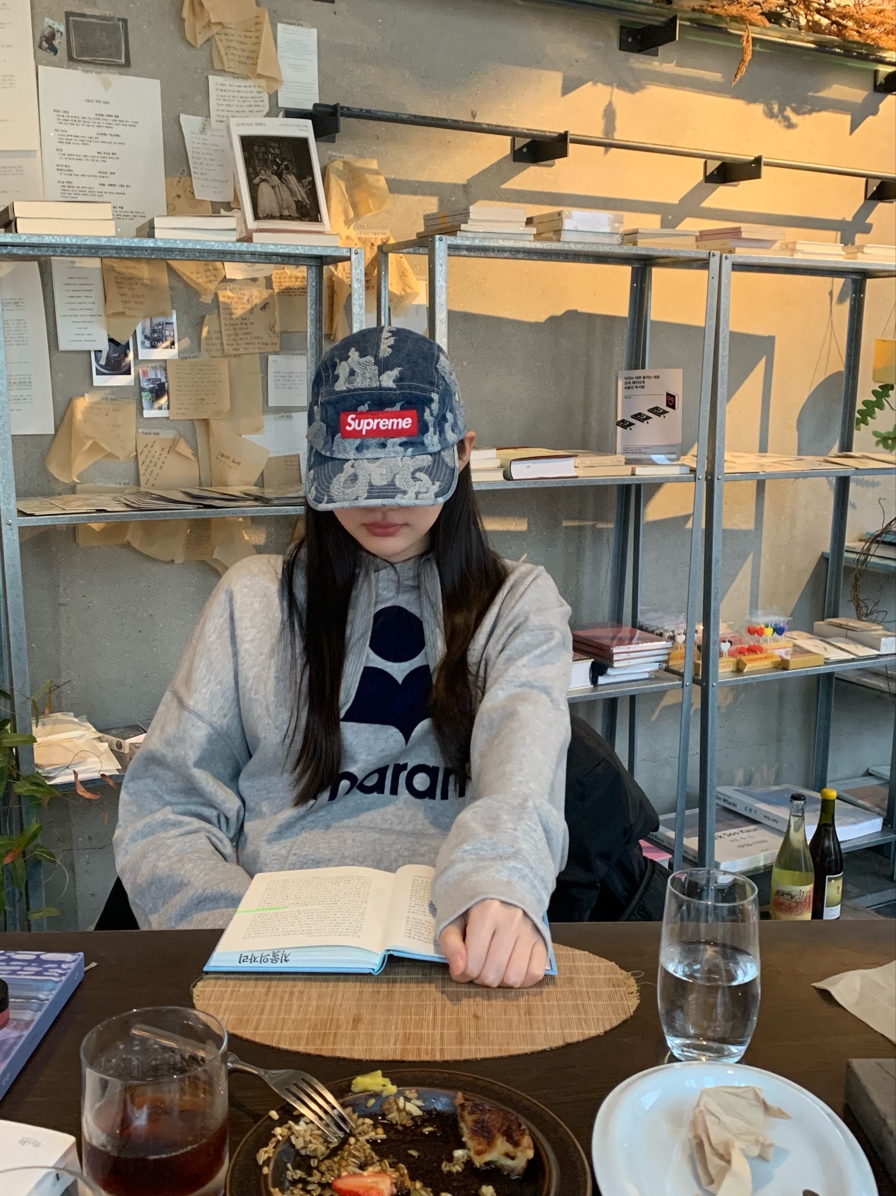 Supreme Flames Jacquard Denim Camp Cap Washed Indigo - 23SS, (W) Isabel Marant Mansel Oversized Hoodie Sweatshirt Grey Midnight - 23SS 착용 스타일 - 1
