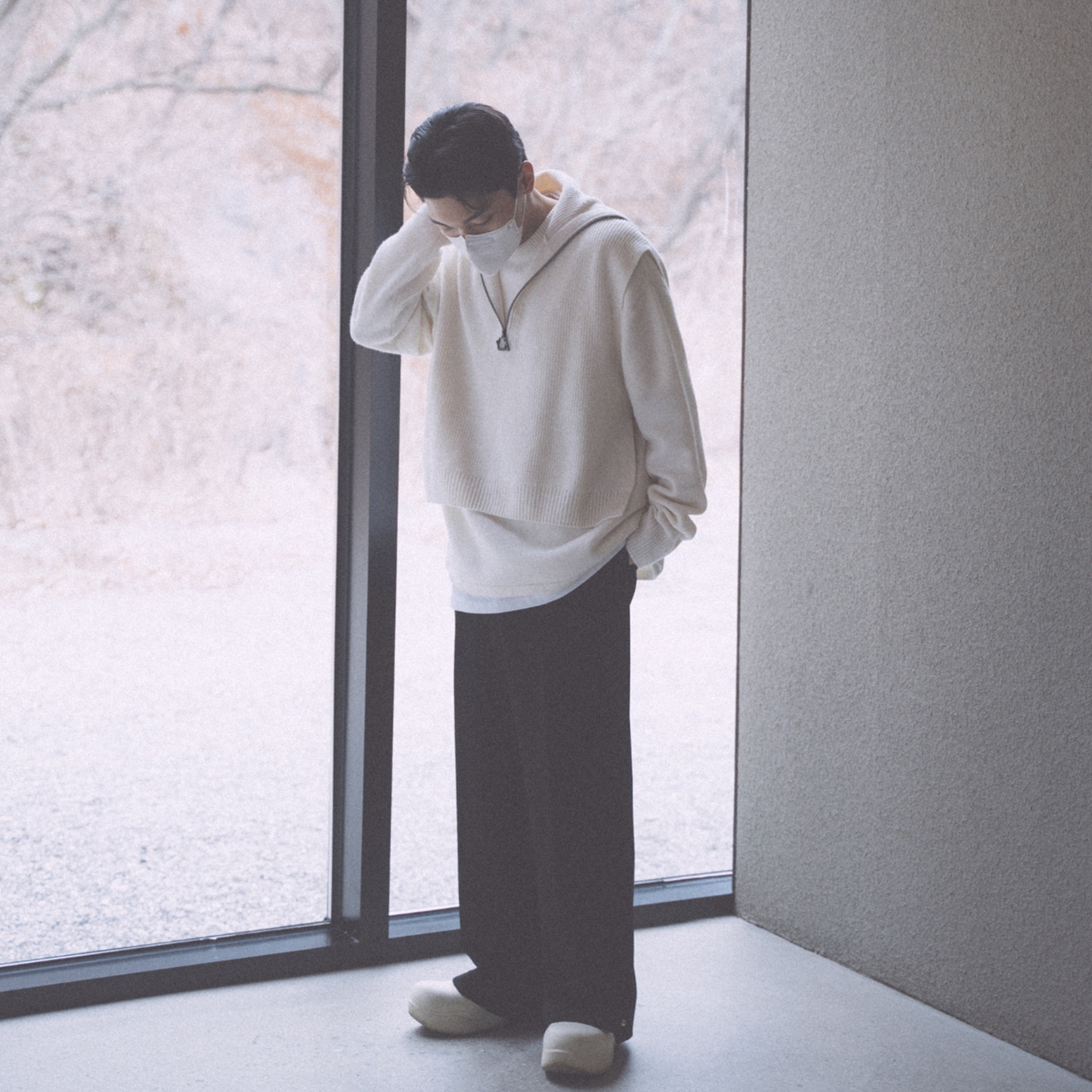 Wooyoungmi Vest Layer Knit Black - 22FW 착용 스타일