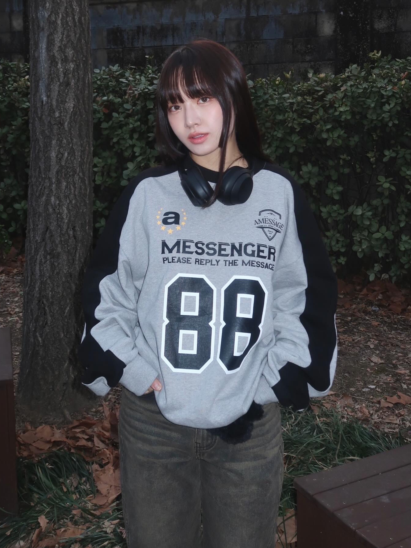 Sony WH-1000XM4 Black (Korean Ver.), (W) UGG Embroidered Logo Earmuff Metal 착용 스타일 - 2