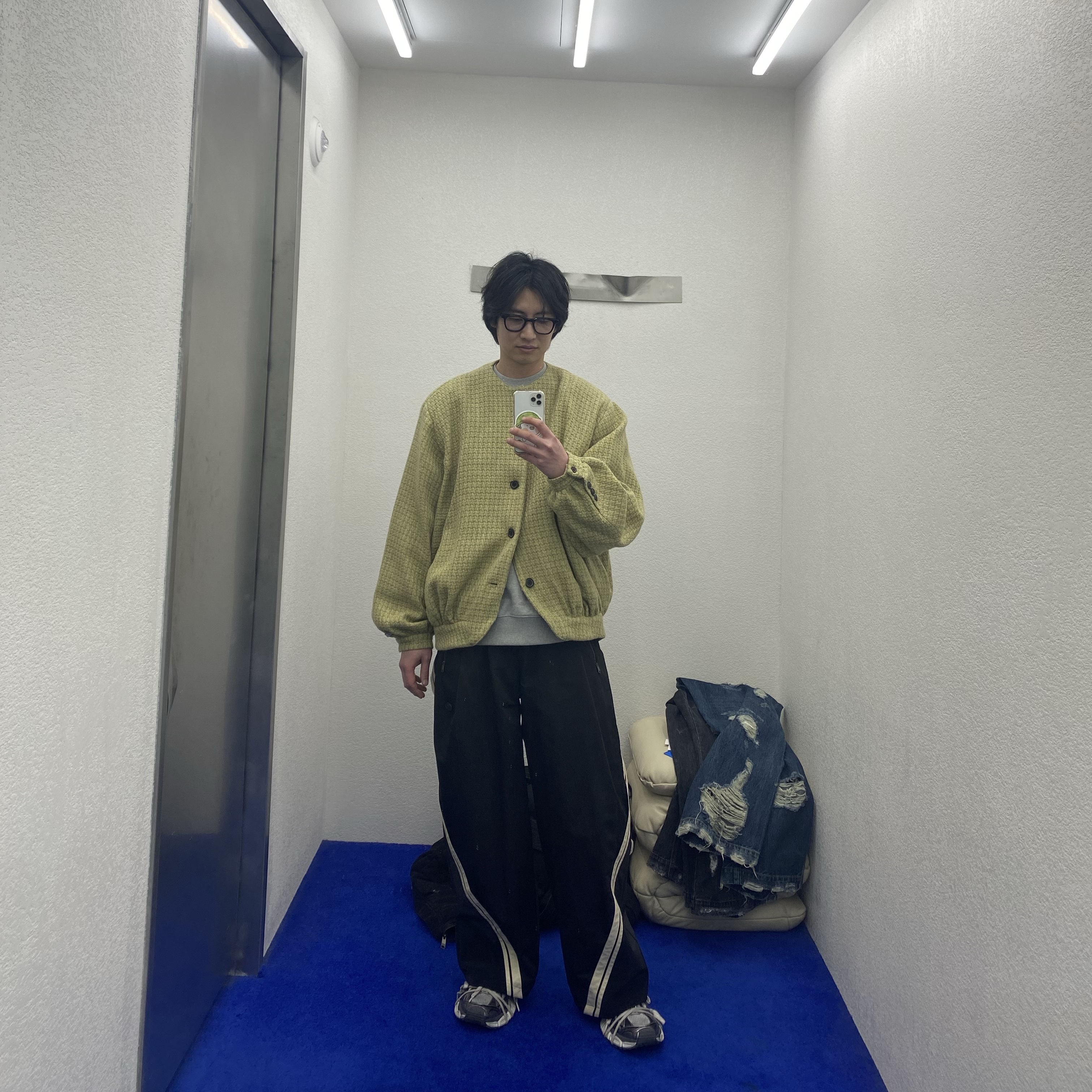 Ader Error Bashar Trousers Noir, Balenciaga 3XL Mule Grey White Red 착용 스타일 - 3