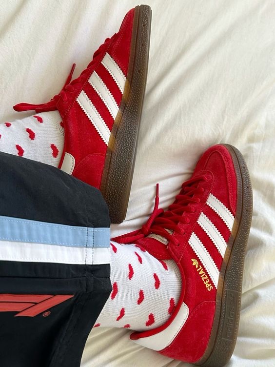 Adidas Spezial Handball Scarlet Cloud White 착용 스타일