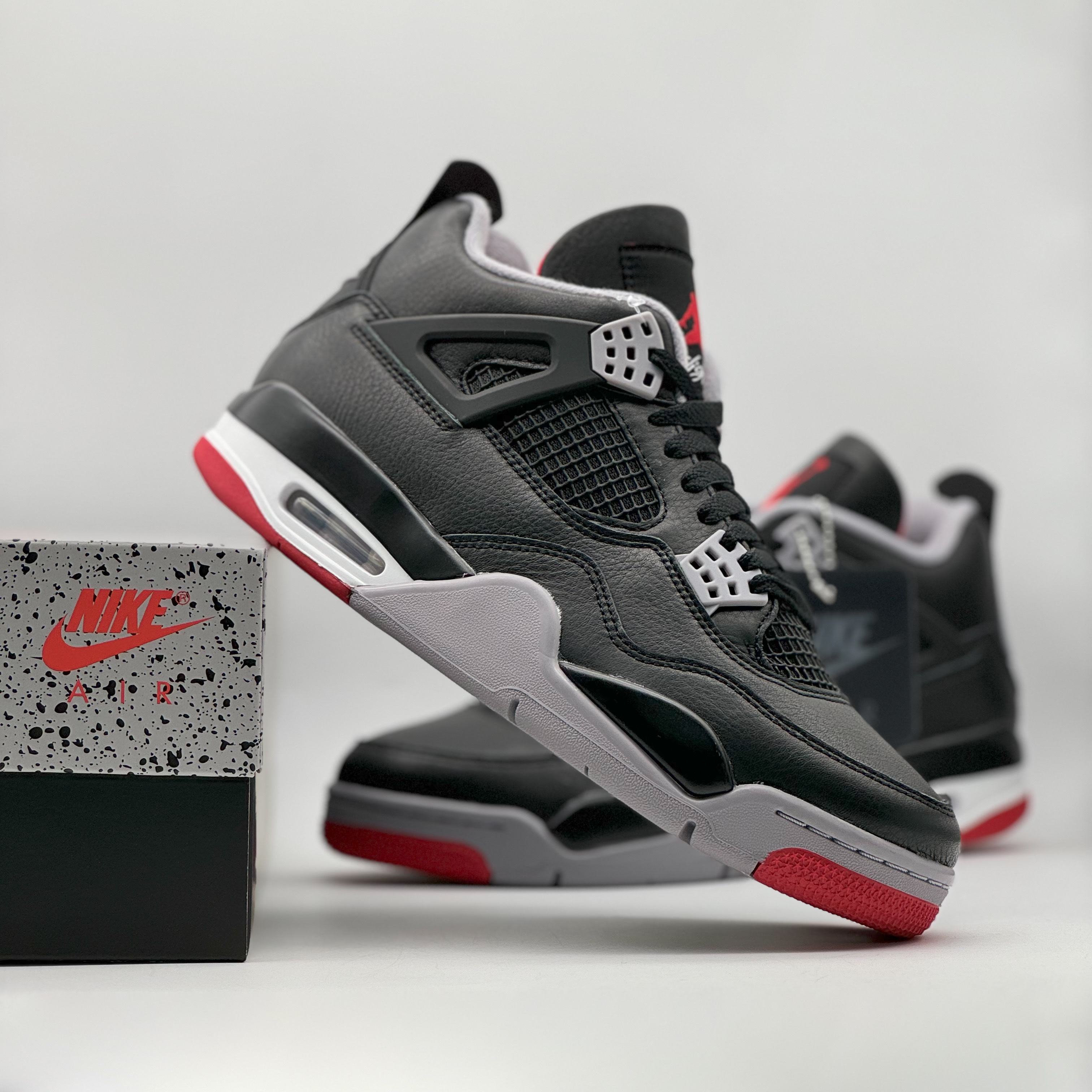 Jordan 4 Retro Bred Reimagined 착용 스타일 - 4