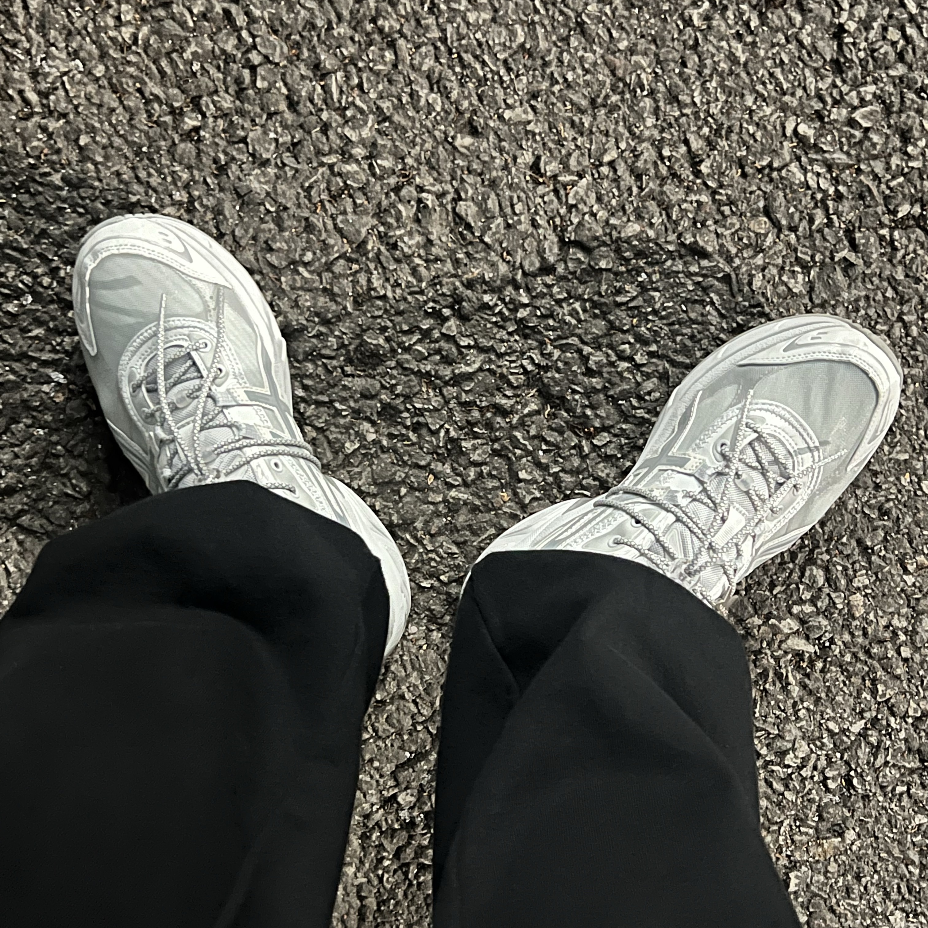 Asics x Atmos x Ojos Gel-1130 RE Glacier Grey Pure Silver 착용 스타일