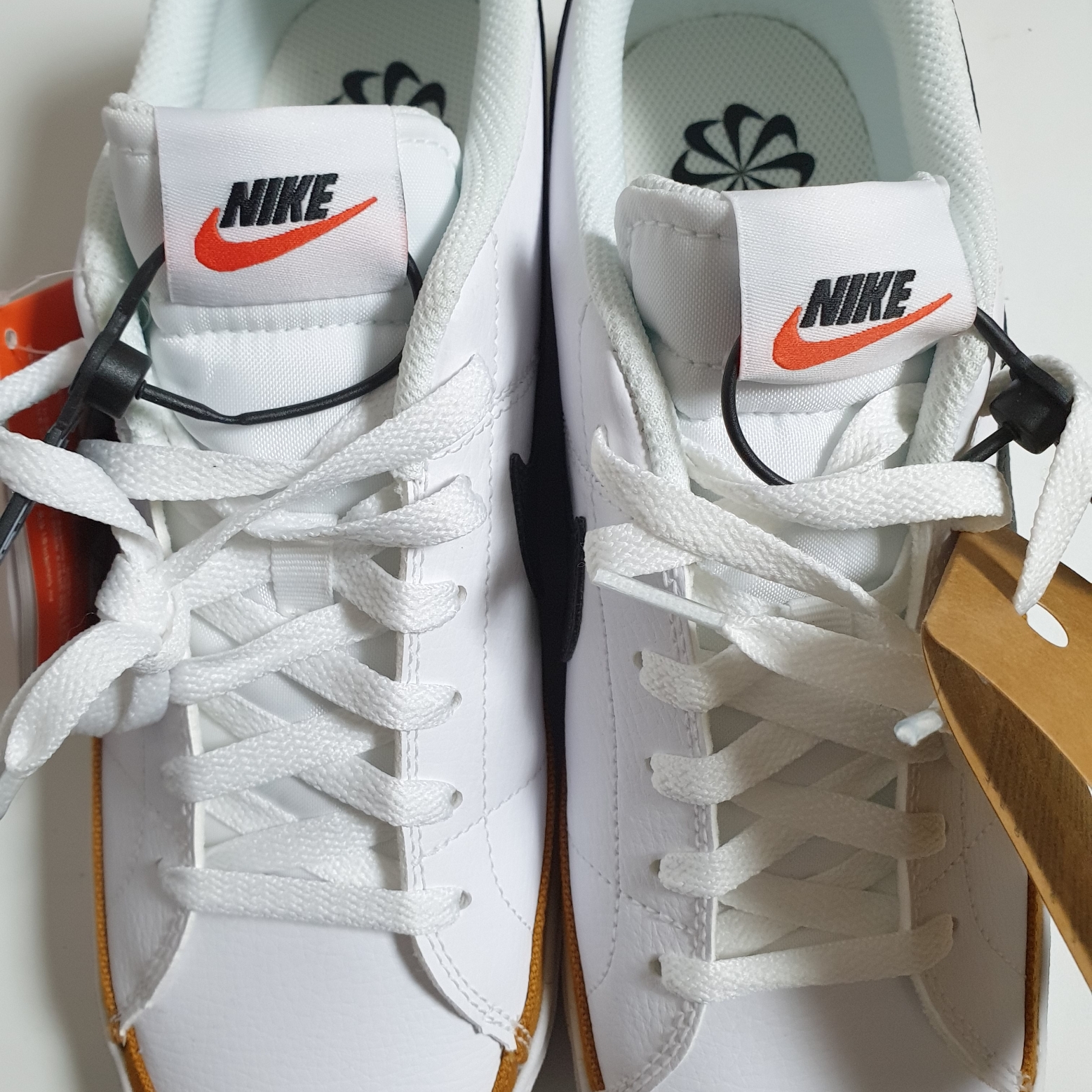 Nike Court Legacy Next Nature White Desert Ochre 착용 스타일