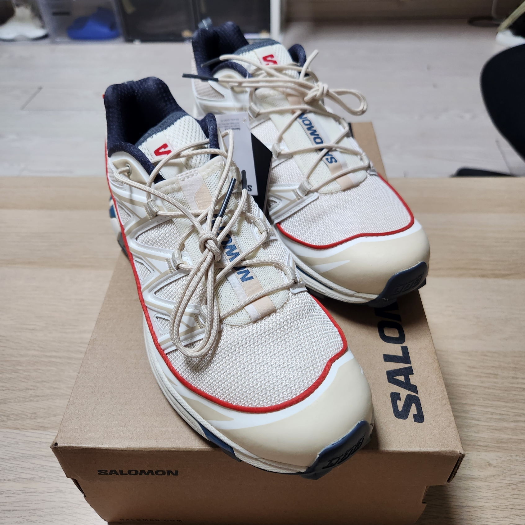 Salomon XT-6 Expanse Almond Milk Aegean Blue 착용 스타일 - 7