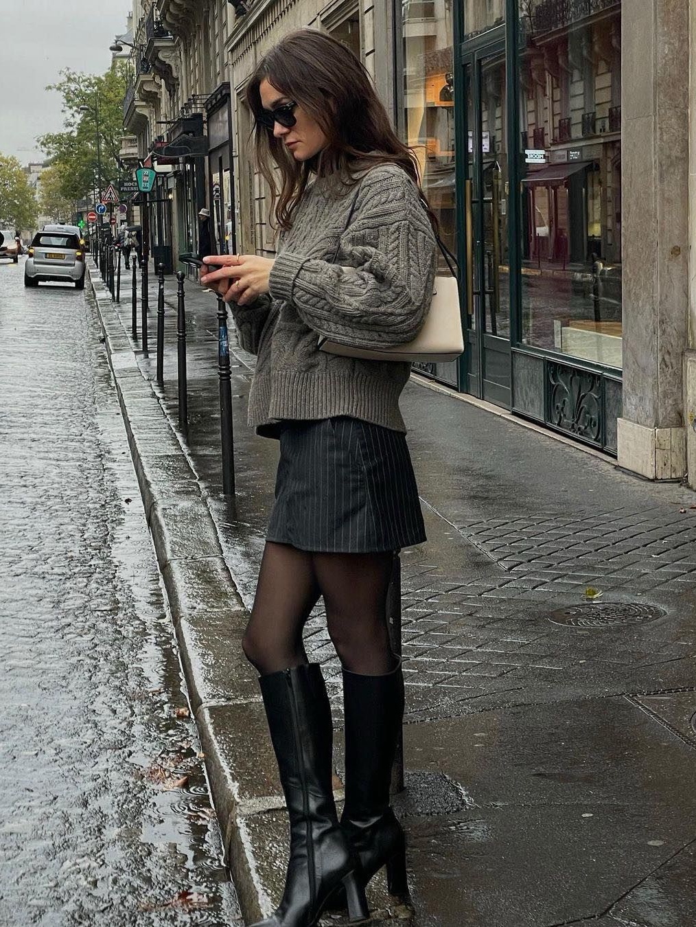 (W) Miu Miu Glen Plaid Mini Skirt Slate Grey, (W) Thom Browne Ripstop Pleated Mini Skirt Medium Grey 착용 스타일 - 4
