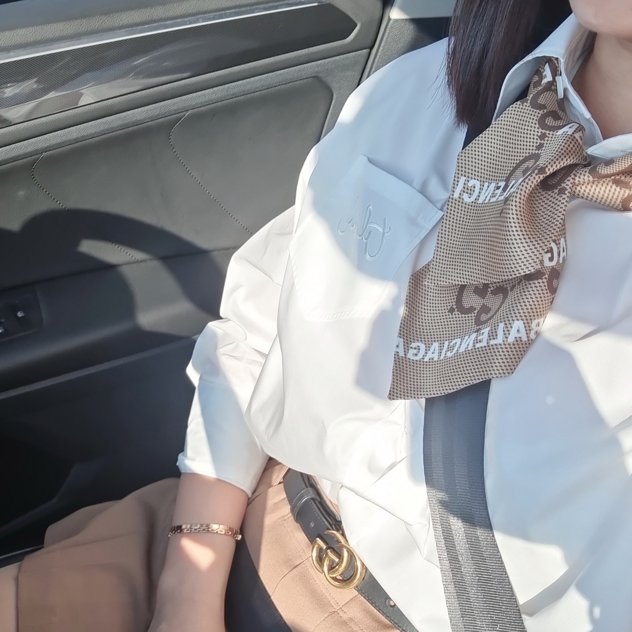 (W) Gucci GG Buckle Leather Belt Black Antique Brass, Dior B27 Low-Top Sneakers Gray 착용 스타일 - 1