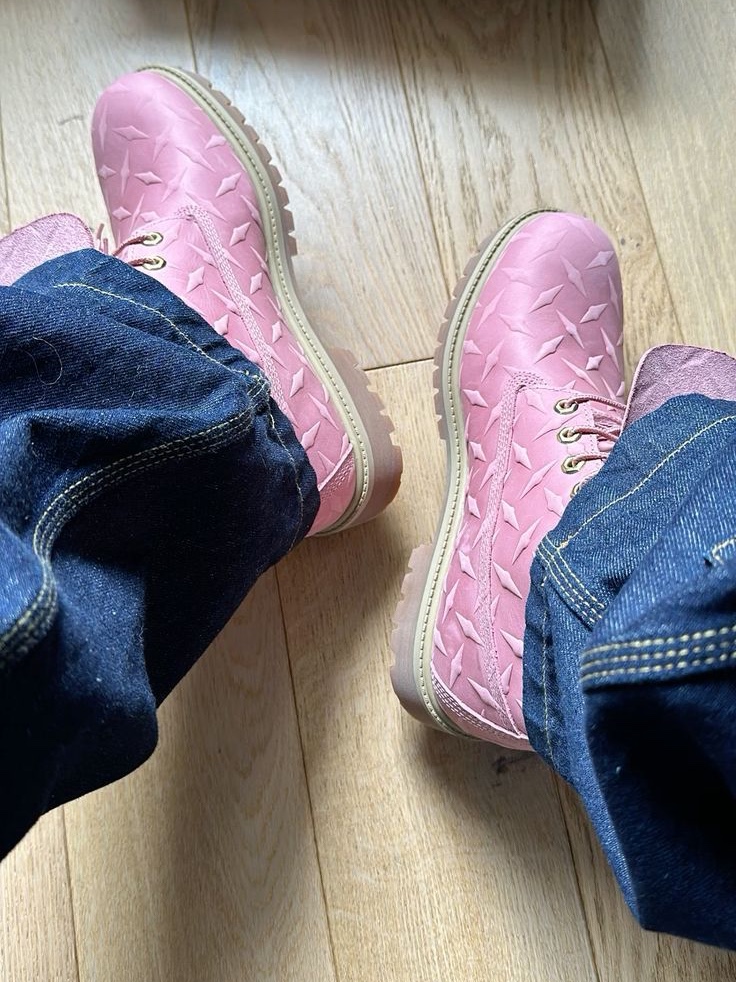 Timberland x Supreme Diamond Plate 6 Inch Premium Waterproof Boot Pink - 23FW - Medium 착용 스타일