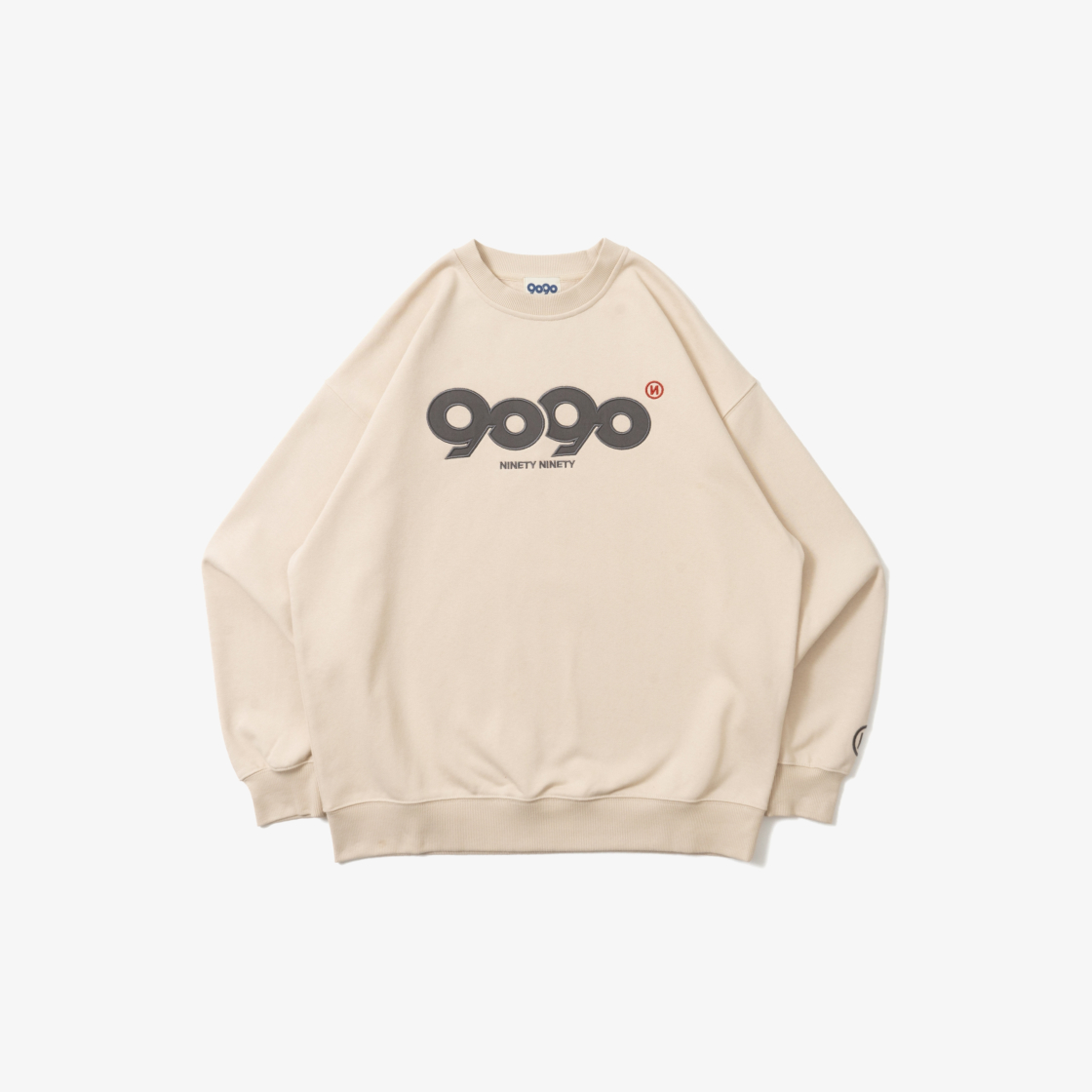 9090 OG 로고 사틴 크루넥 스웨트 샌드 베이지(9090 OG Logo Satin Crewneck Sweat Sand Beige)