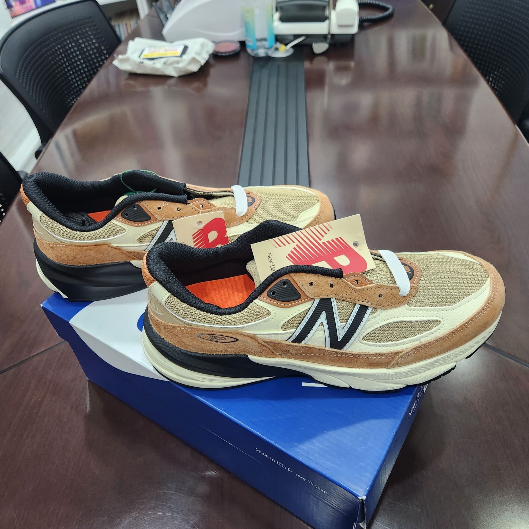 뉴발란스 990v6 메이드 인 USA 세피아 인센스 착용 스타일 - 6