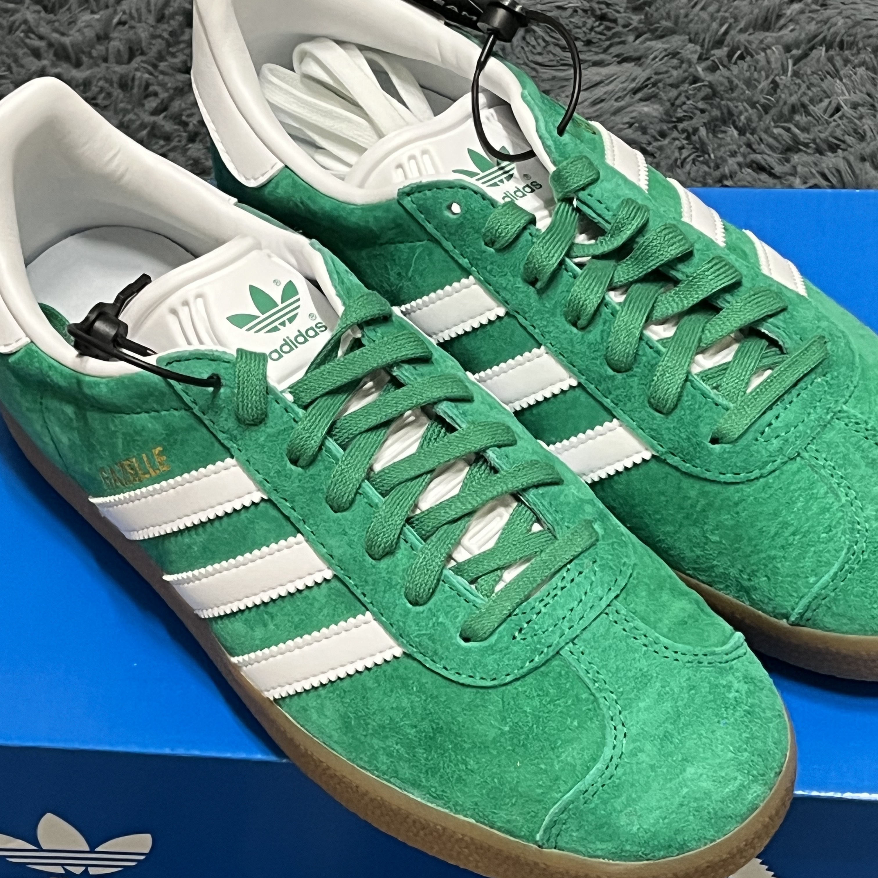 Adidas Gazelle Court Green Cloud White 착용 스타일