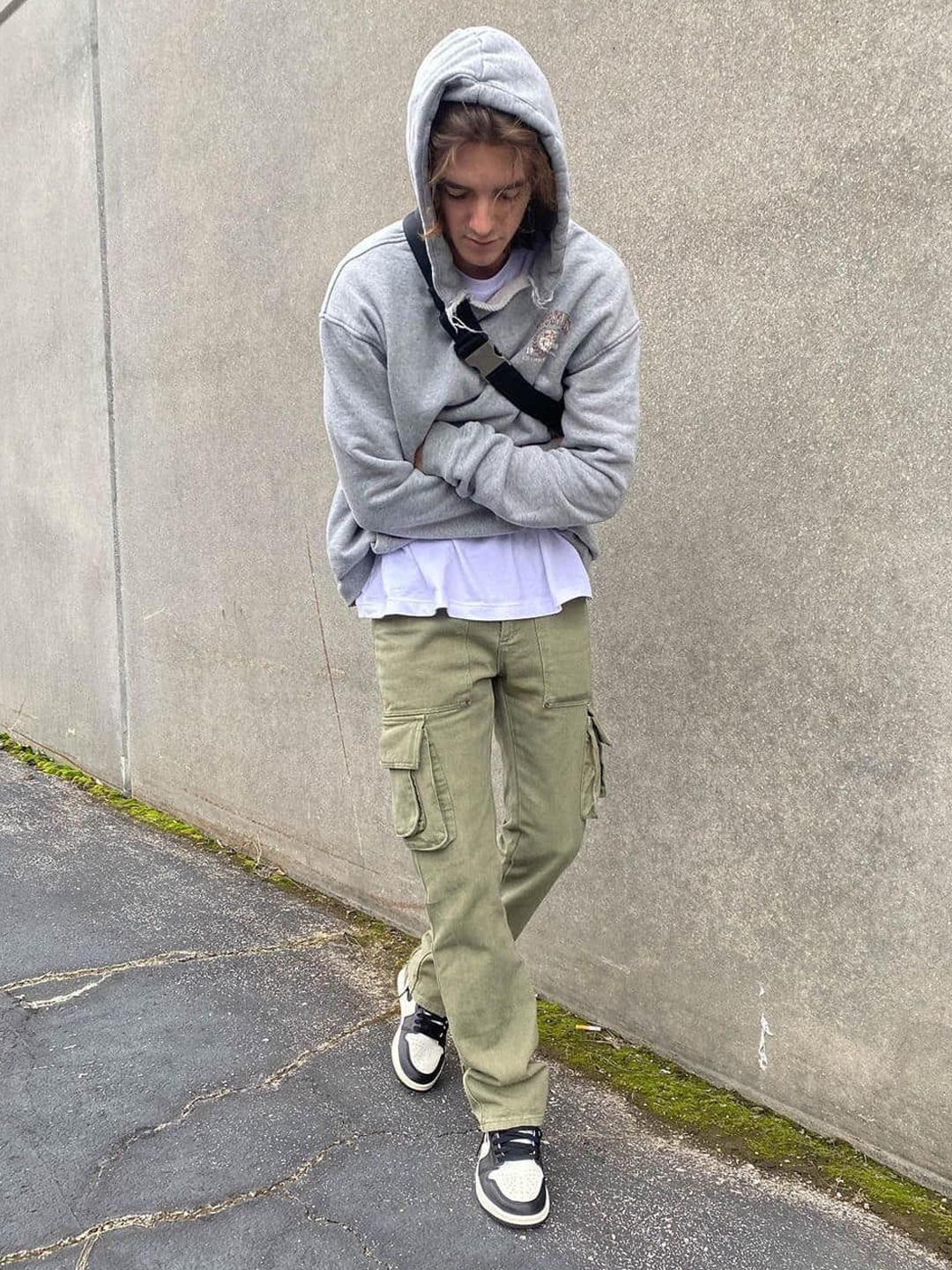 Stone Island 32710 Stretch Cotton Gabardine Garment Dyed Cargo Trousers Olive Green - 23FW, Stone Island 30510 Supima Cotton Twill Stretch-TC Cargo Pants Musk Green - 24SS 착용 스타일 - 4