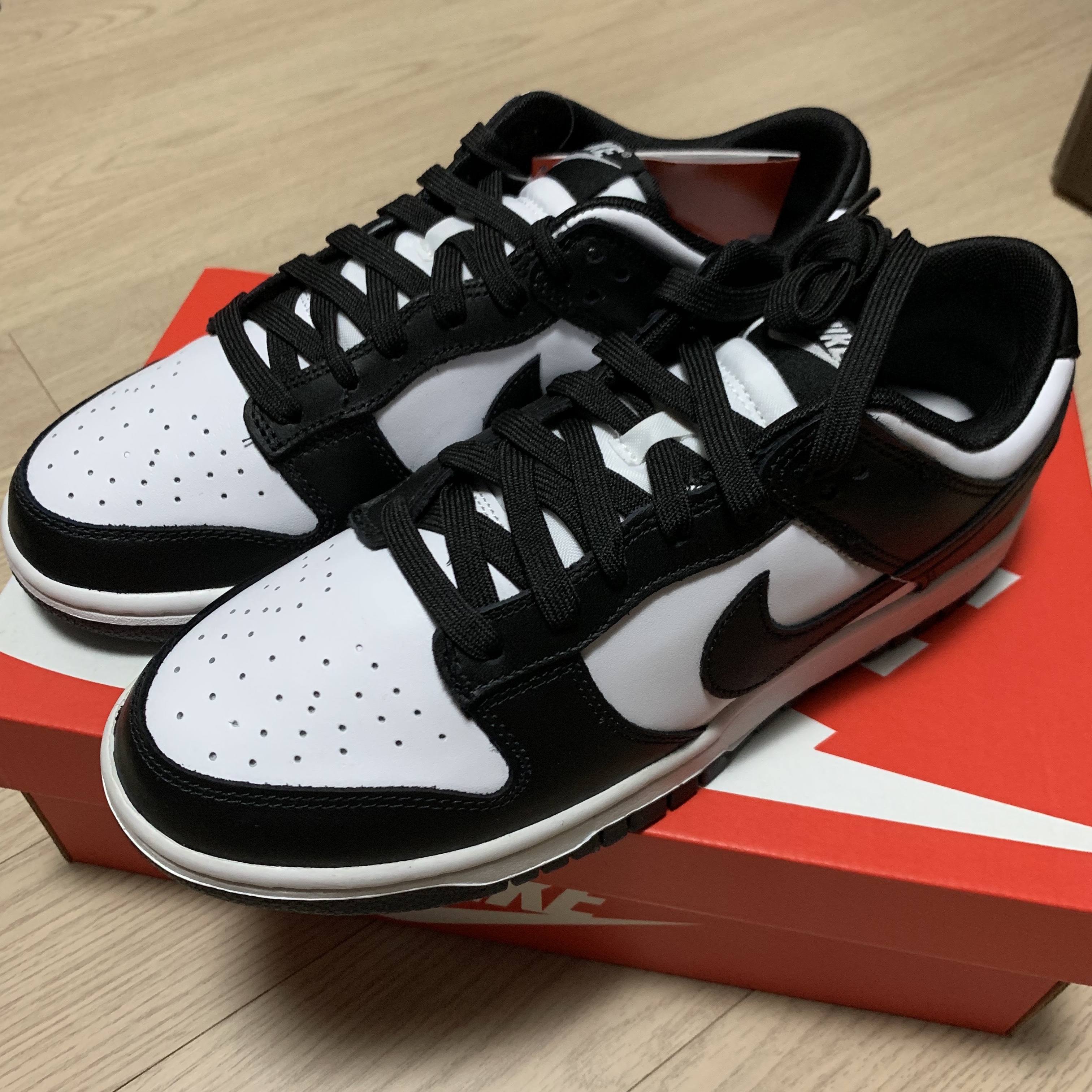Nike Dunk Low Retro Black 착용 스타일