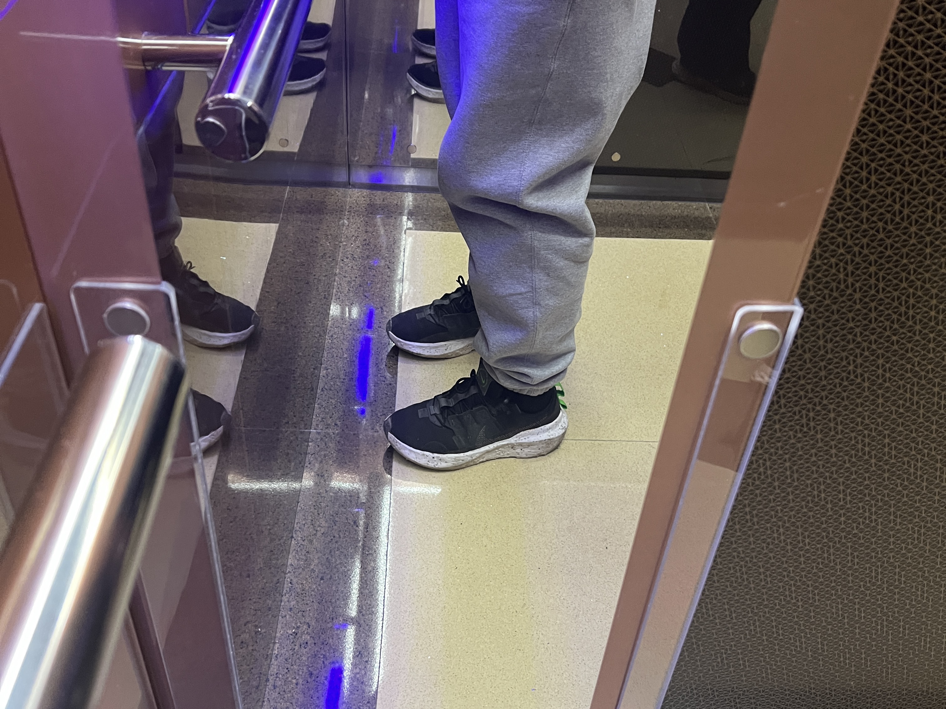 Nike Crater Impact Black Iron Grey 착용 스타일