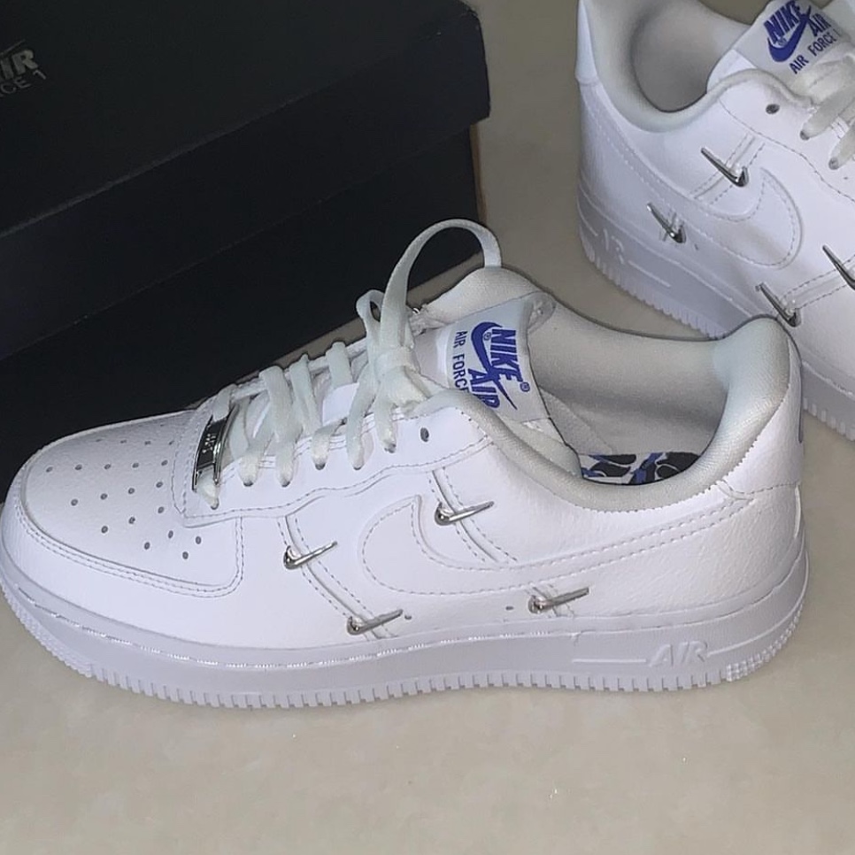 (W) Nike Air Force 1 Low '07 LX Chrome Luxe 착용 스타일