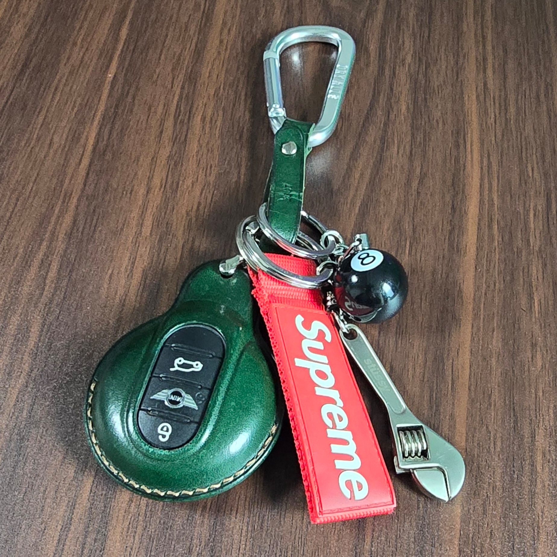Stussy Mini Wrench Keychain Silver, Supreme Webbing Keychain Red - 23SS 착용 스타일