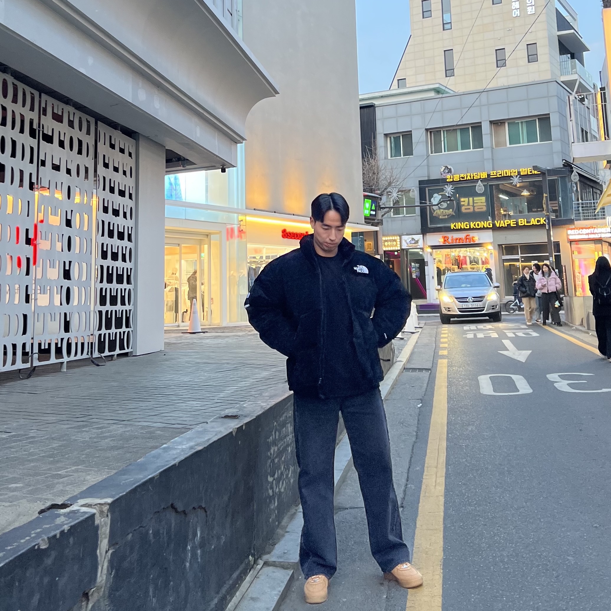 Supreme x The North Face Suede Nuptse Jacket Black - 23FW, Nike x Supreme Air Force 1 Low Flax 착용 스타일 - 2