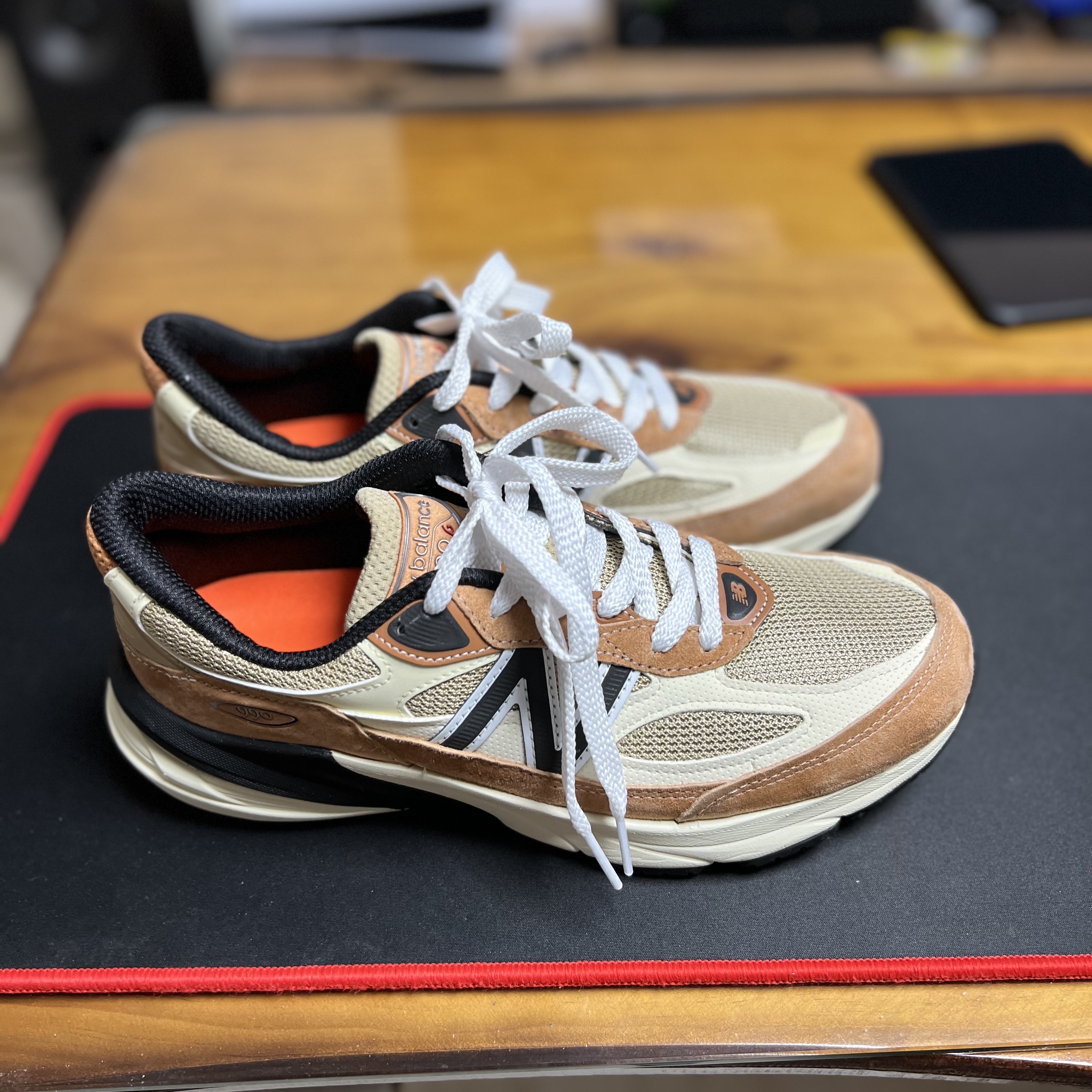 New Balance 990v6 Made in USA Sepia Incense 착용 스타일 - 2