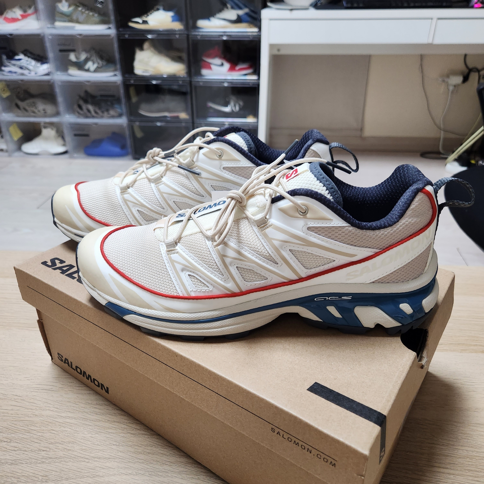 Salomon XT-6 Expanse Almond Milk Aegean Blue 착용 스타일 - 2