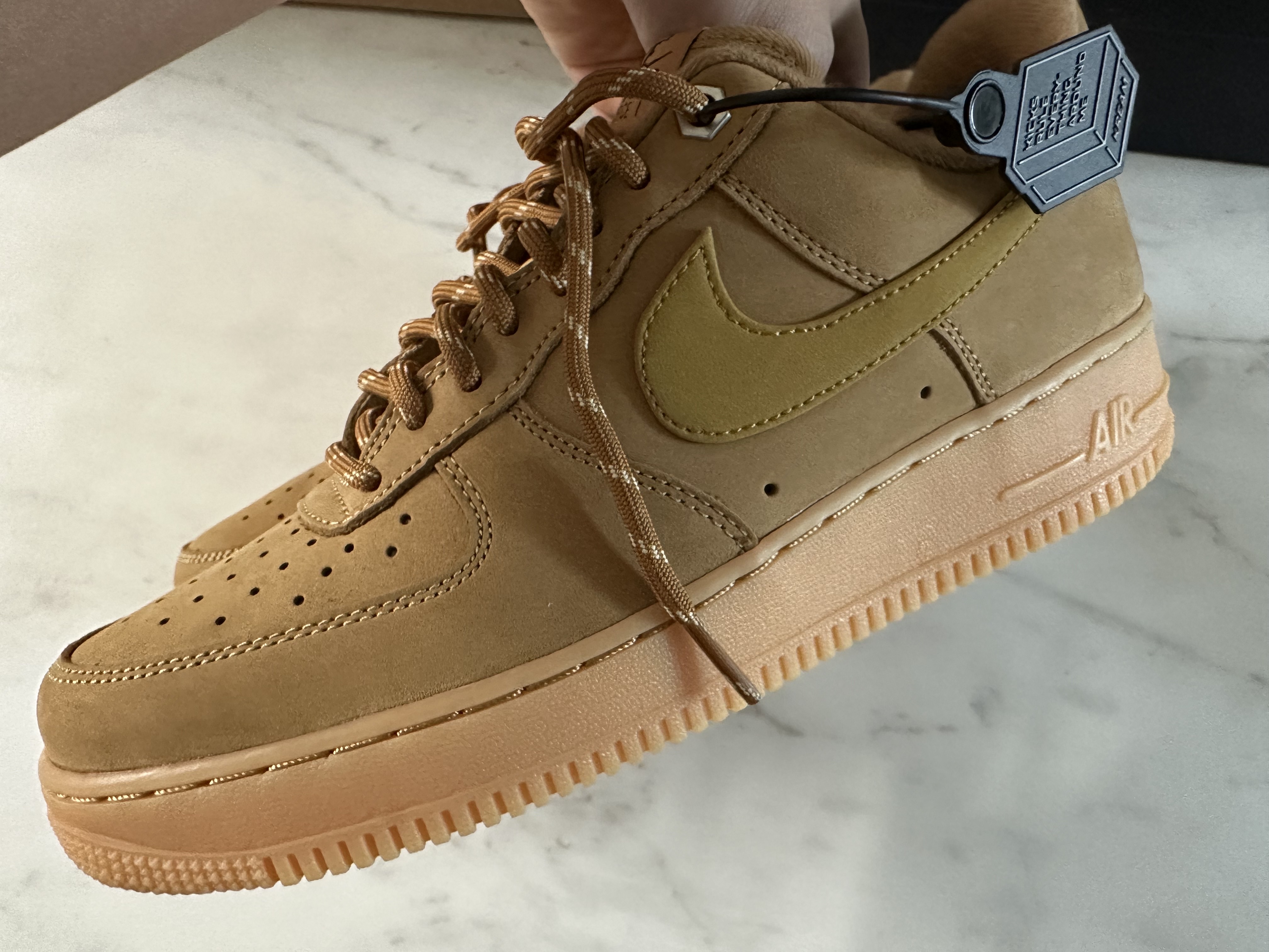 Nike Air Force 1 '07 WB Flax 착용 스타일