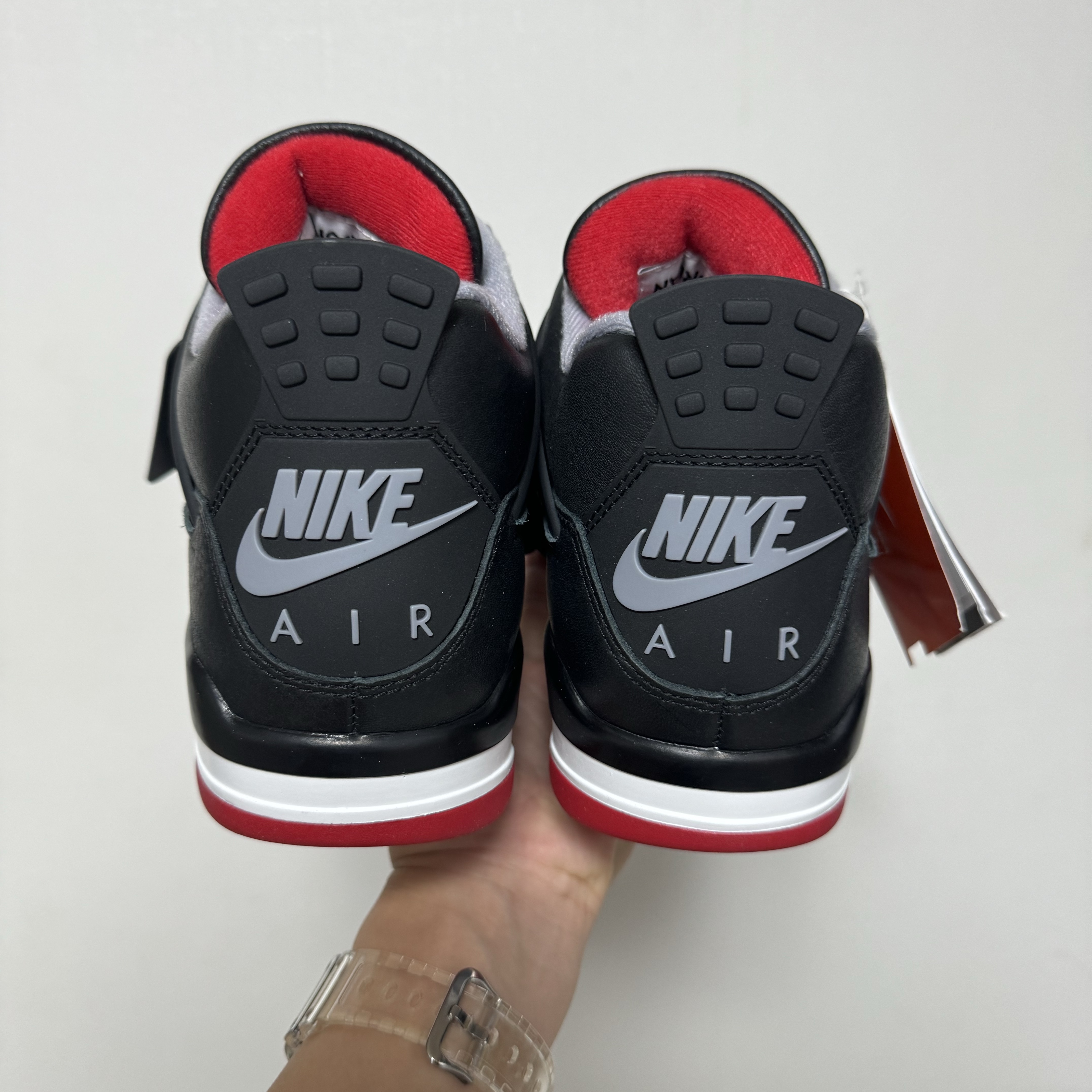 Jordan 4 Retro Bred Reimagined 착용 스타일 - 3