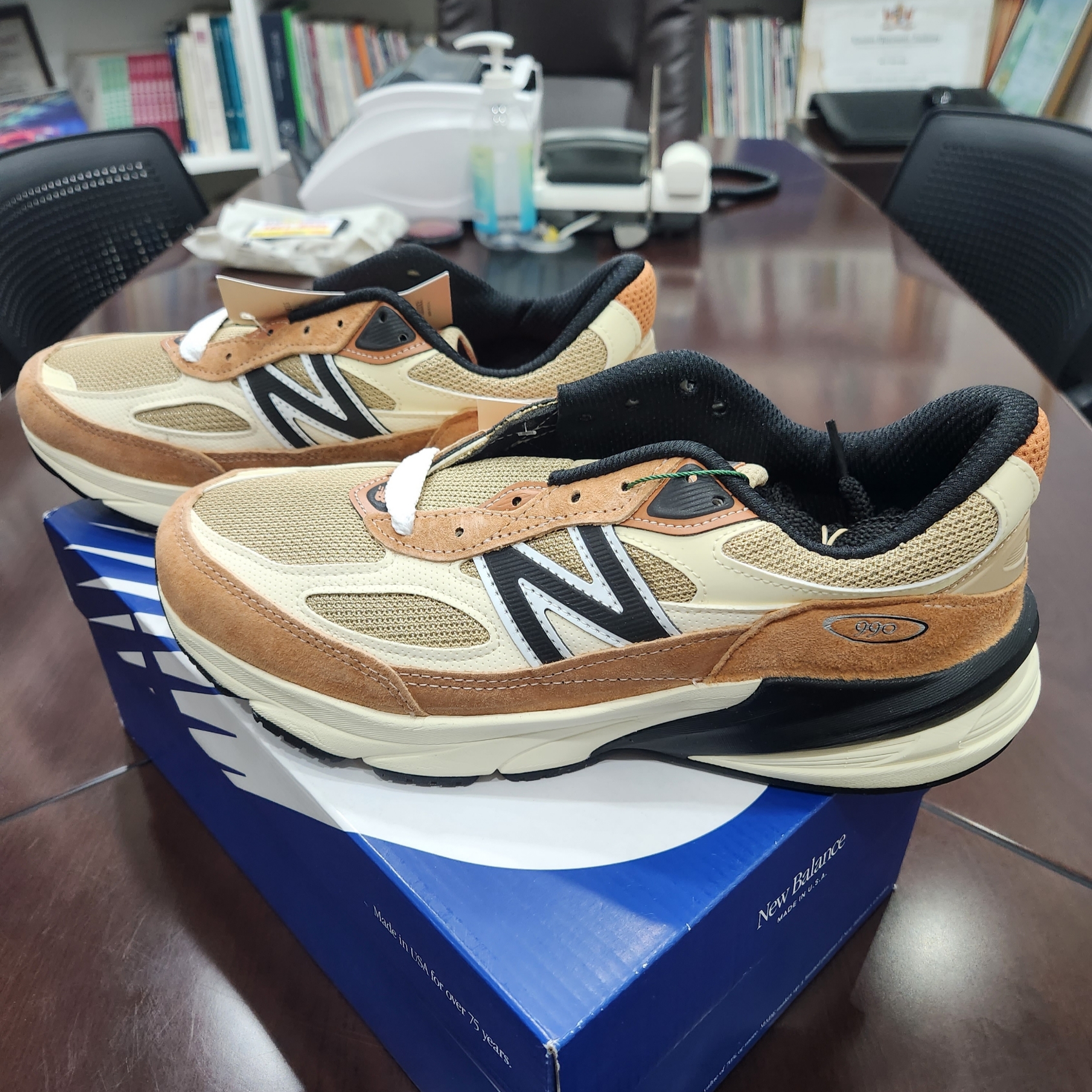 뉴발란스 990v6 메이드 인 USA 세피아 인센스 착용 스타일 - 2