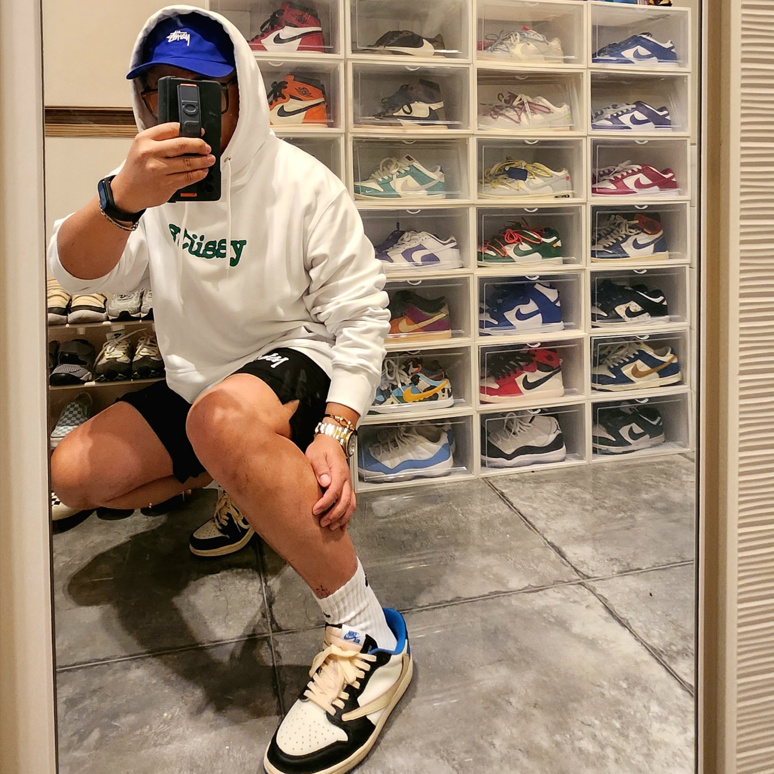 Jordan 1 x Travis Scott x Fragment Retro Low OG SP Military Blue, Stussy Big Basic Water Shorts Black 착용 스타일