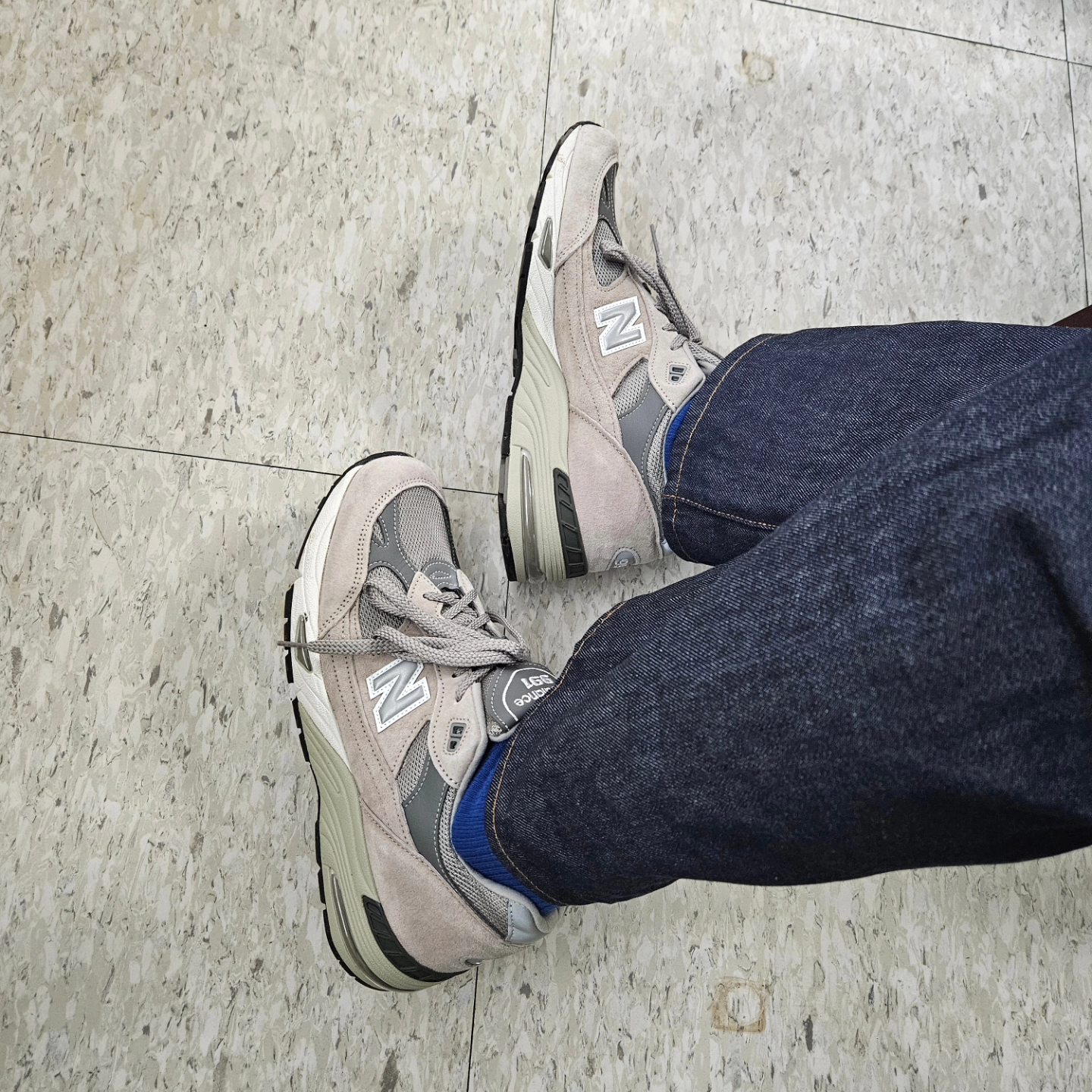 New Balance 991 Made in UK Grey, Patagonia Synchilla Snap-T Fleece Pullover Passage Blue 착용 스타일 - 8