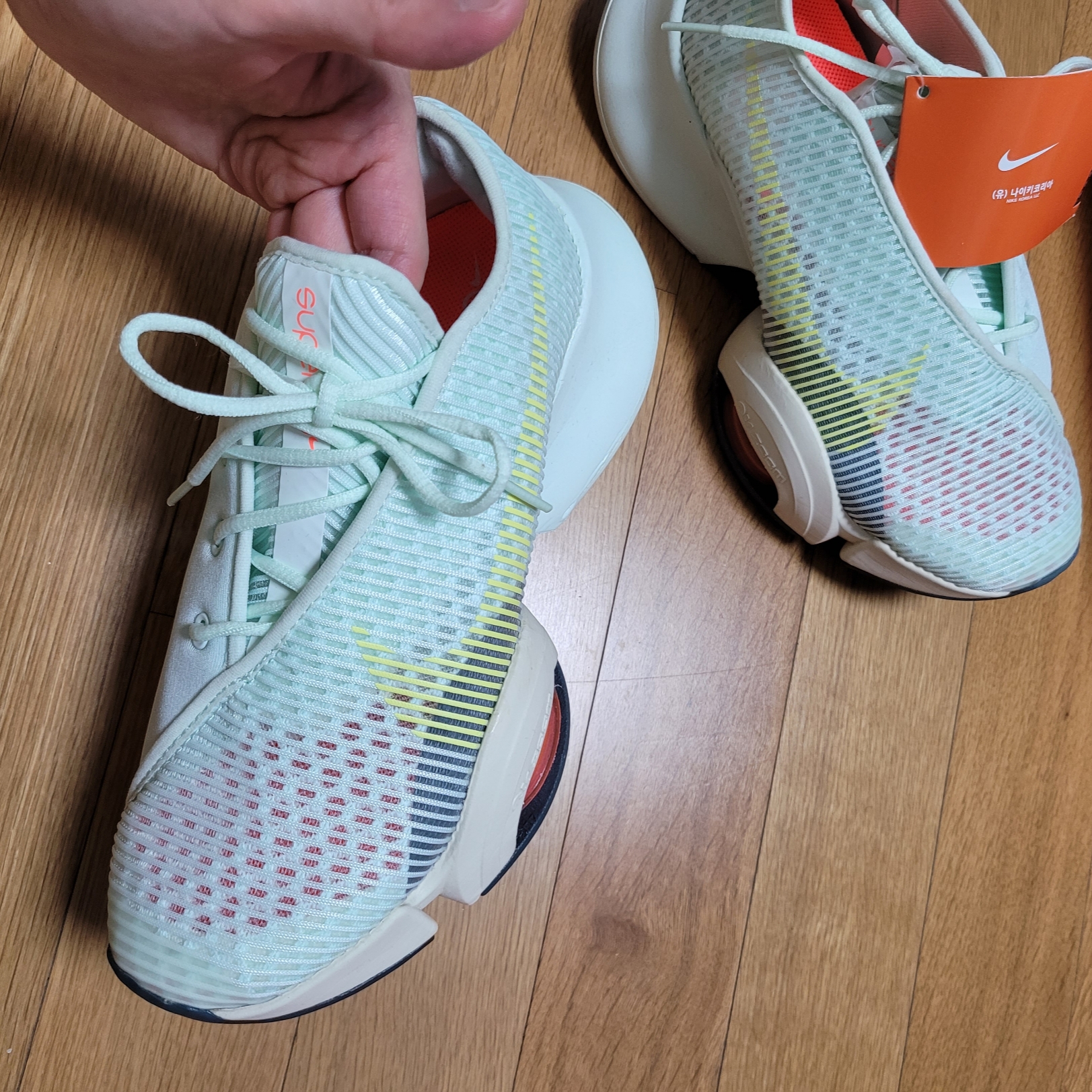 (W) Nike Air Zoom SuperRep 2 Barely Green Light Zitron 착용 스타일 - 4