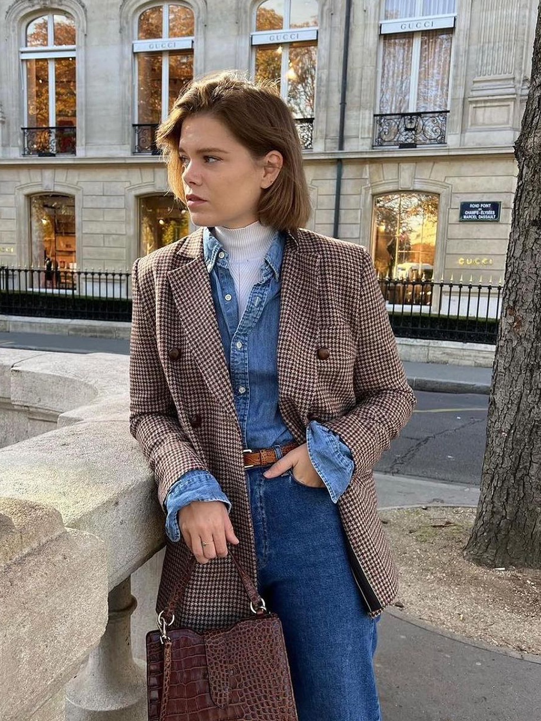 (W) Celine Jude Jacket in Checked Wool Silk Ivoire Ebene, (W) Prada Single-Breasted Houndstooth Check Jacket Tobacco 착용 스타일 - 2