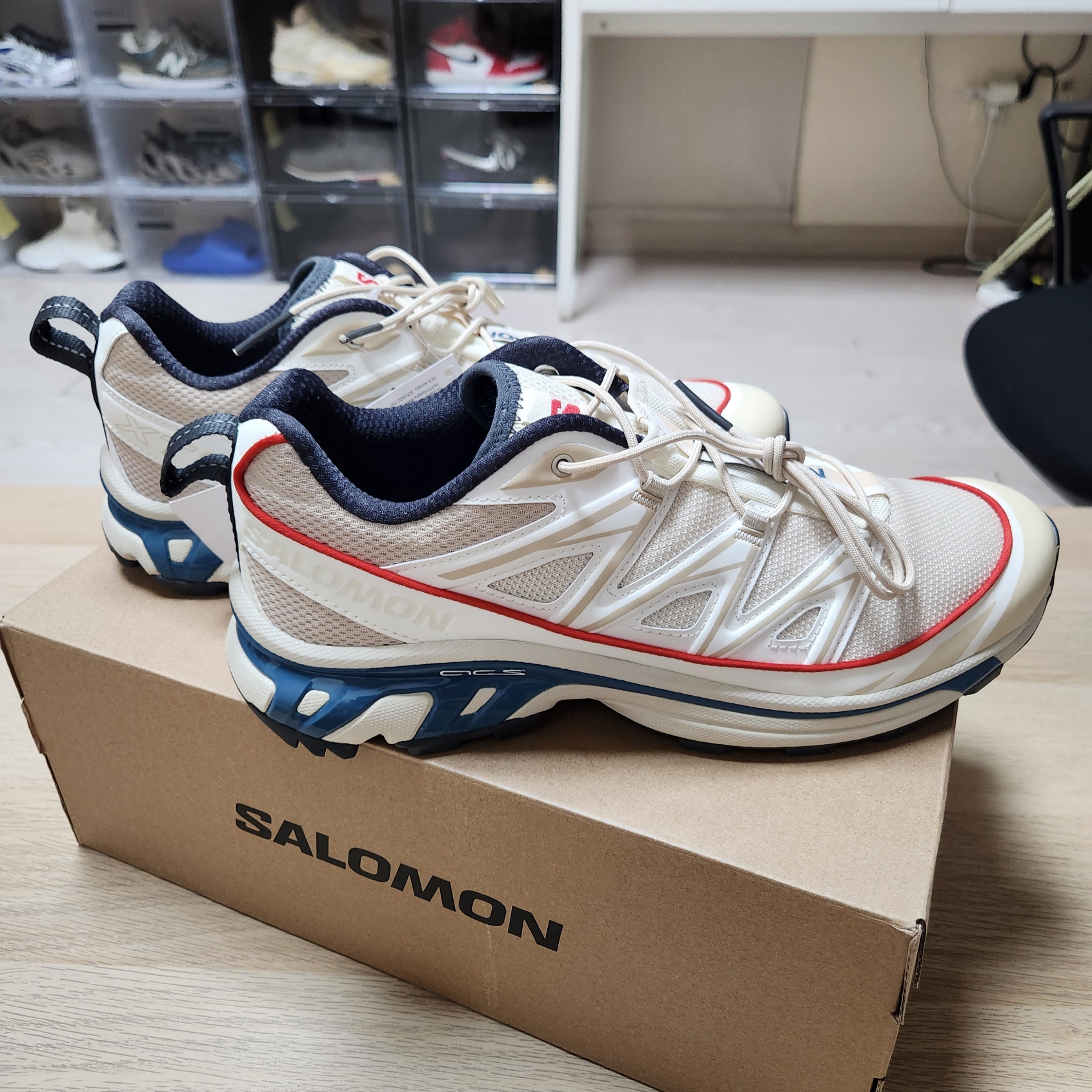 Salomon XT-6 Expanse Almond Milk Aegean Blue 착용 스타일 - 6
