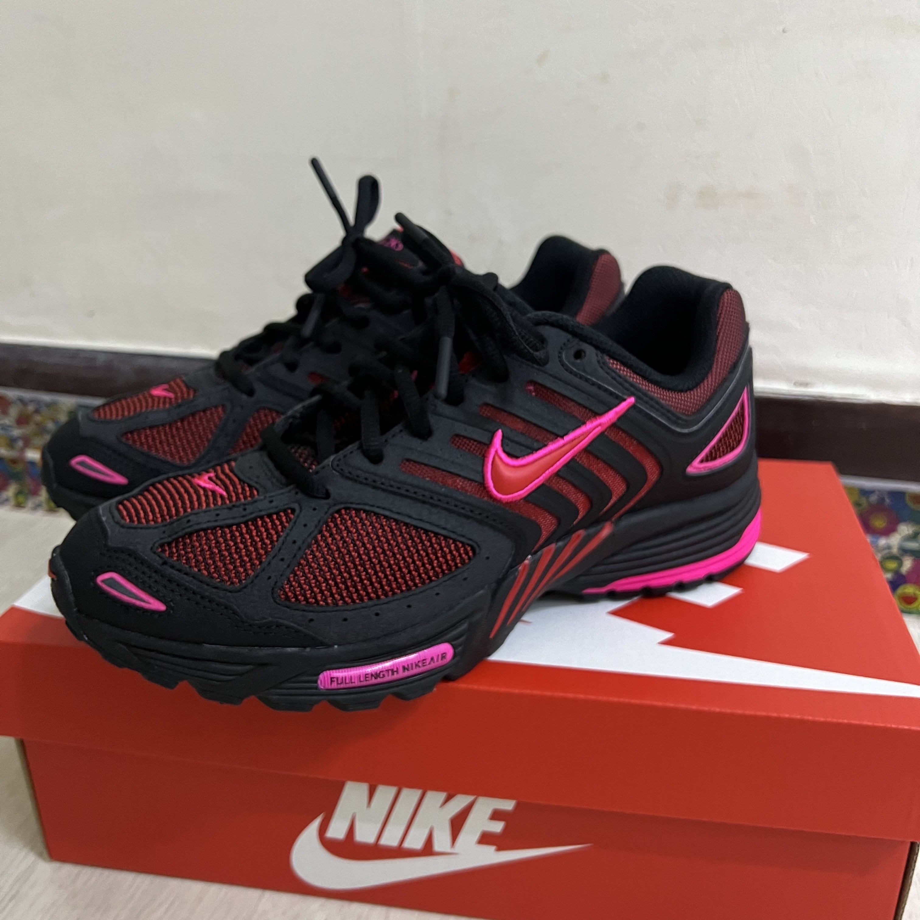 Nike Air Pegasus 2K5 Black Fire Red 착용 스타일