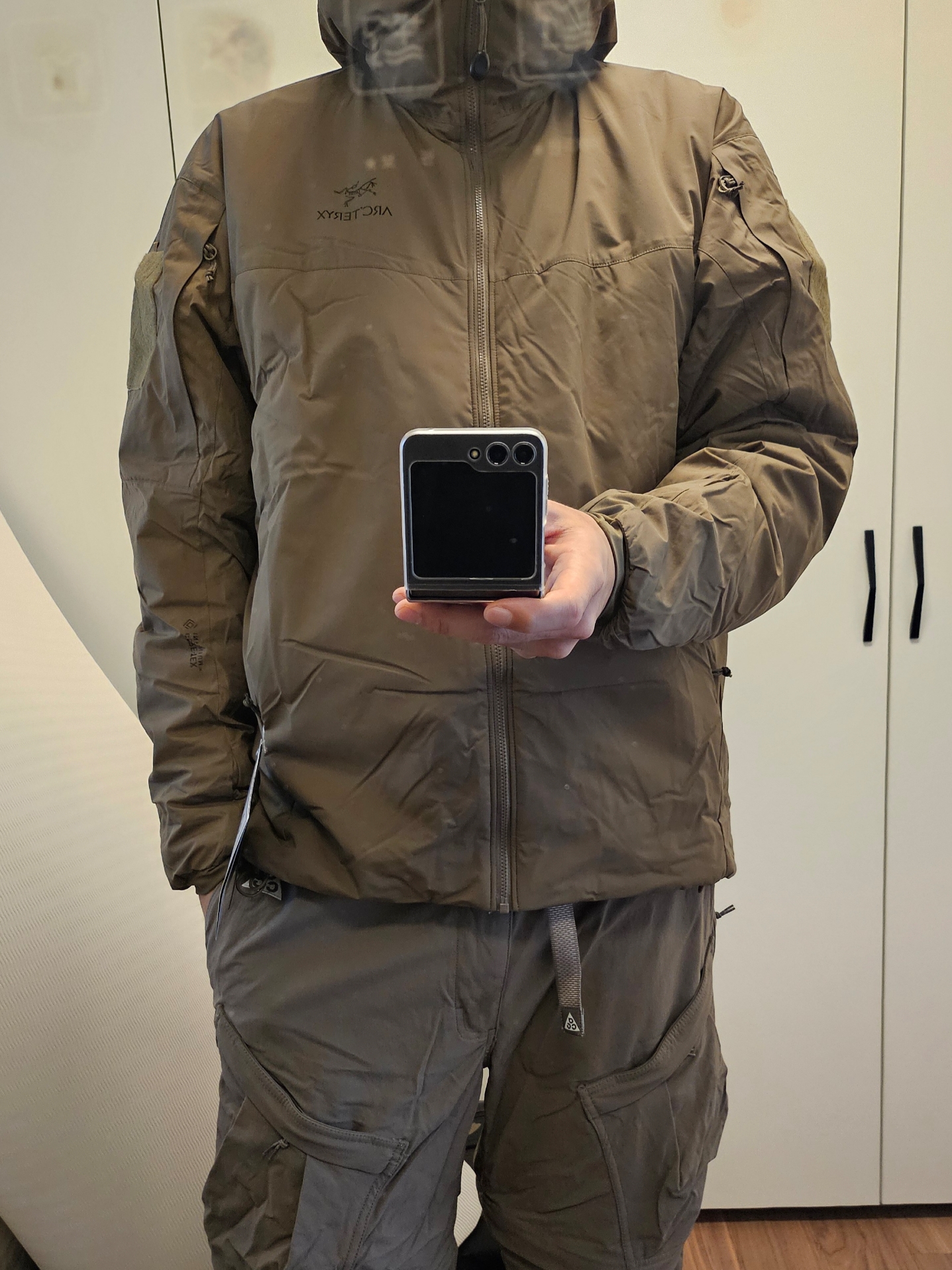 Arc'teryx LEAF Cold WX Hoody LT Gen 2 Crocodile 착용 스타일