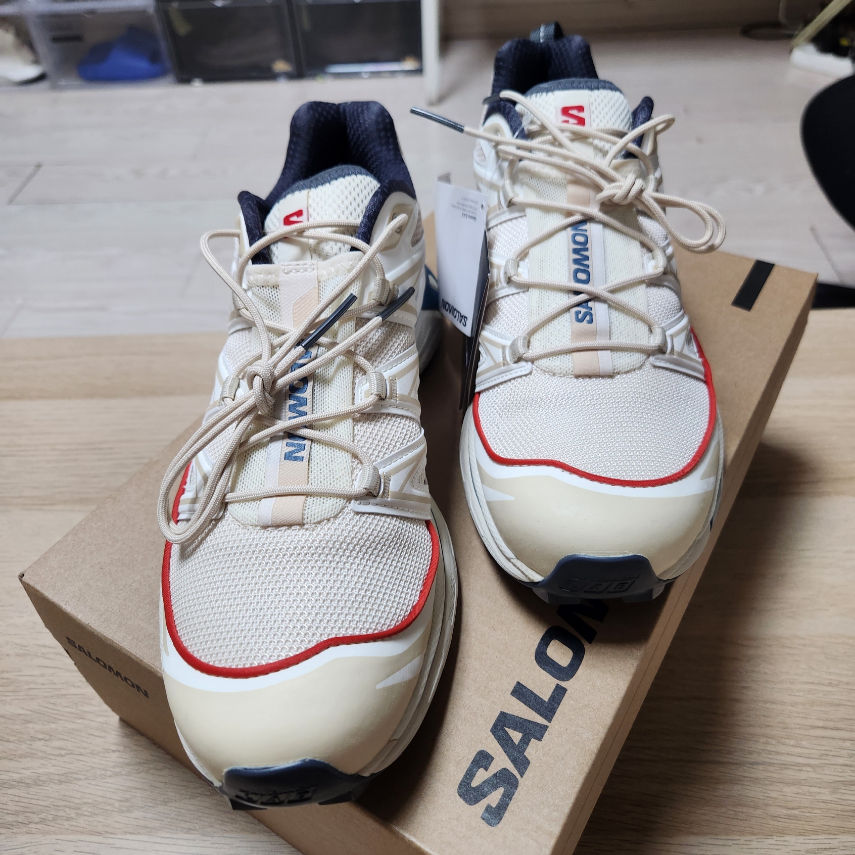 Salomon XT-6 Expanse Almond Milk Aegean Blue 착용 스타일 - 8