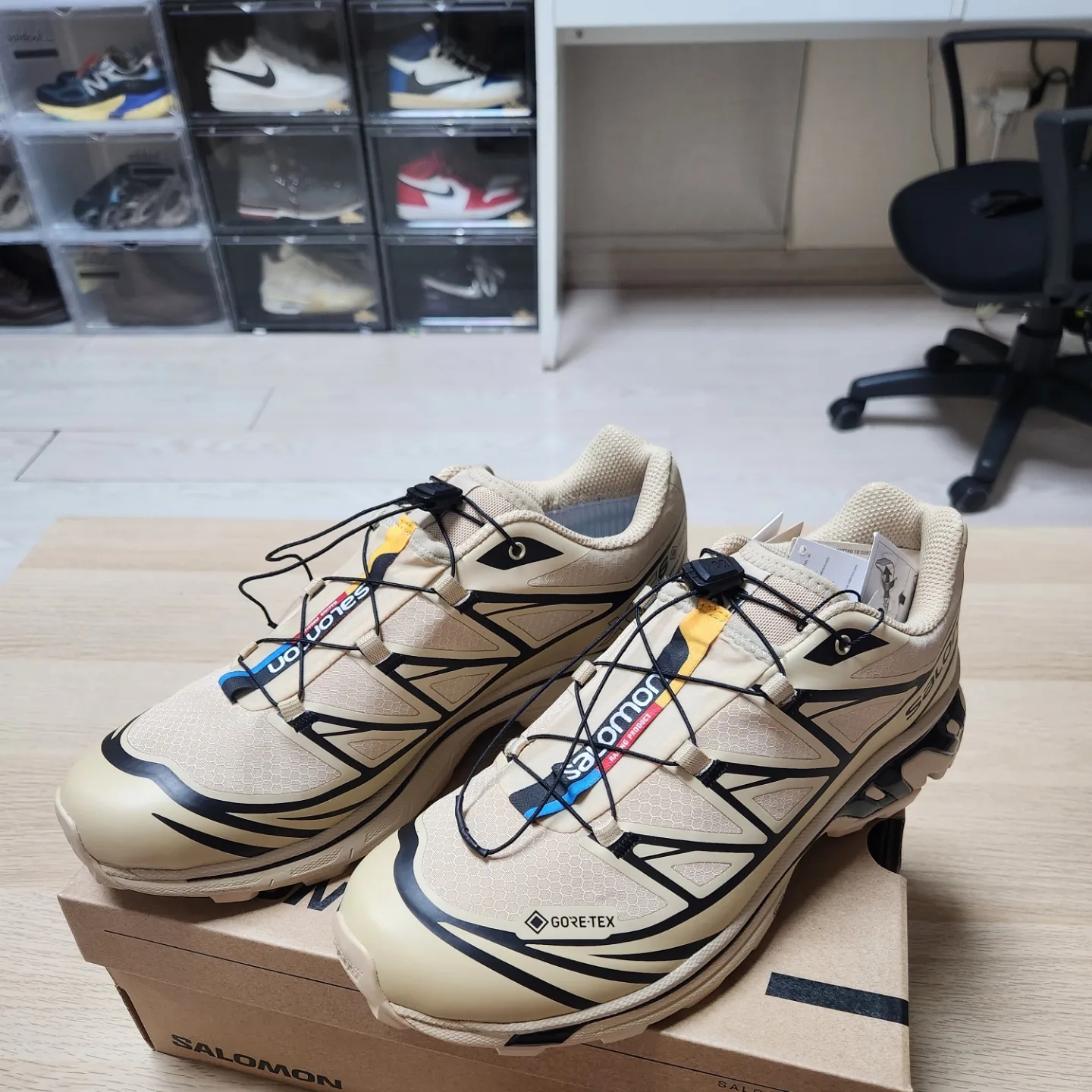 Salomon XT-6 GTX Safari Black 착용 스타일 - 1