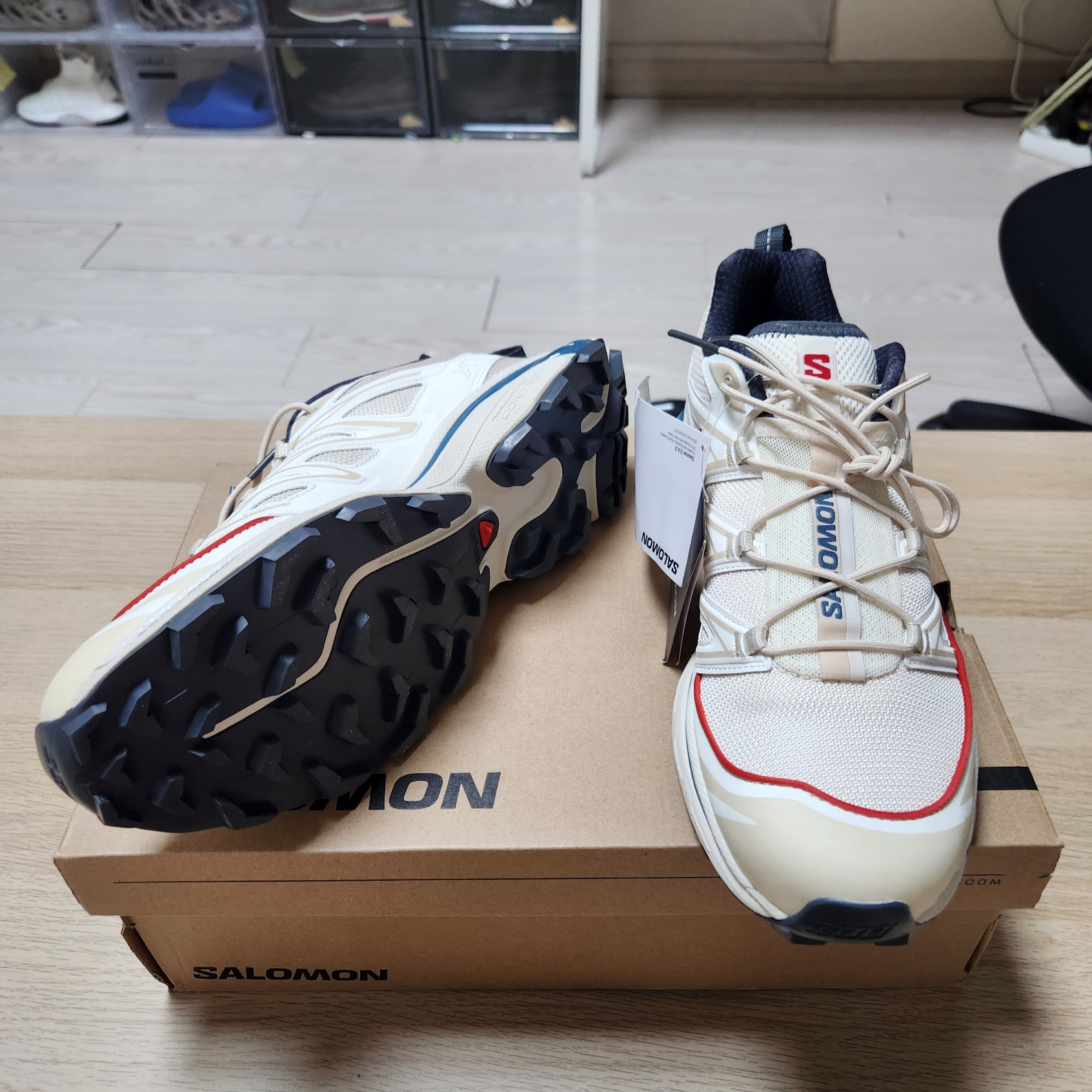 Salomon XT-6 Expanse Almond Milk Aegean Blue 착용 스타일 - 9