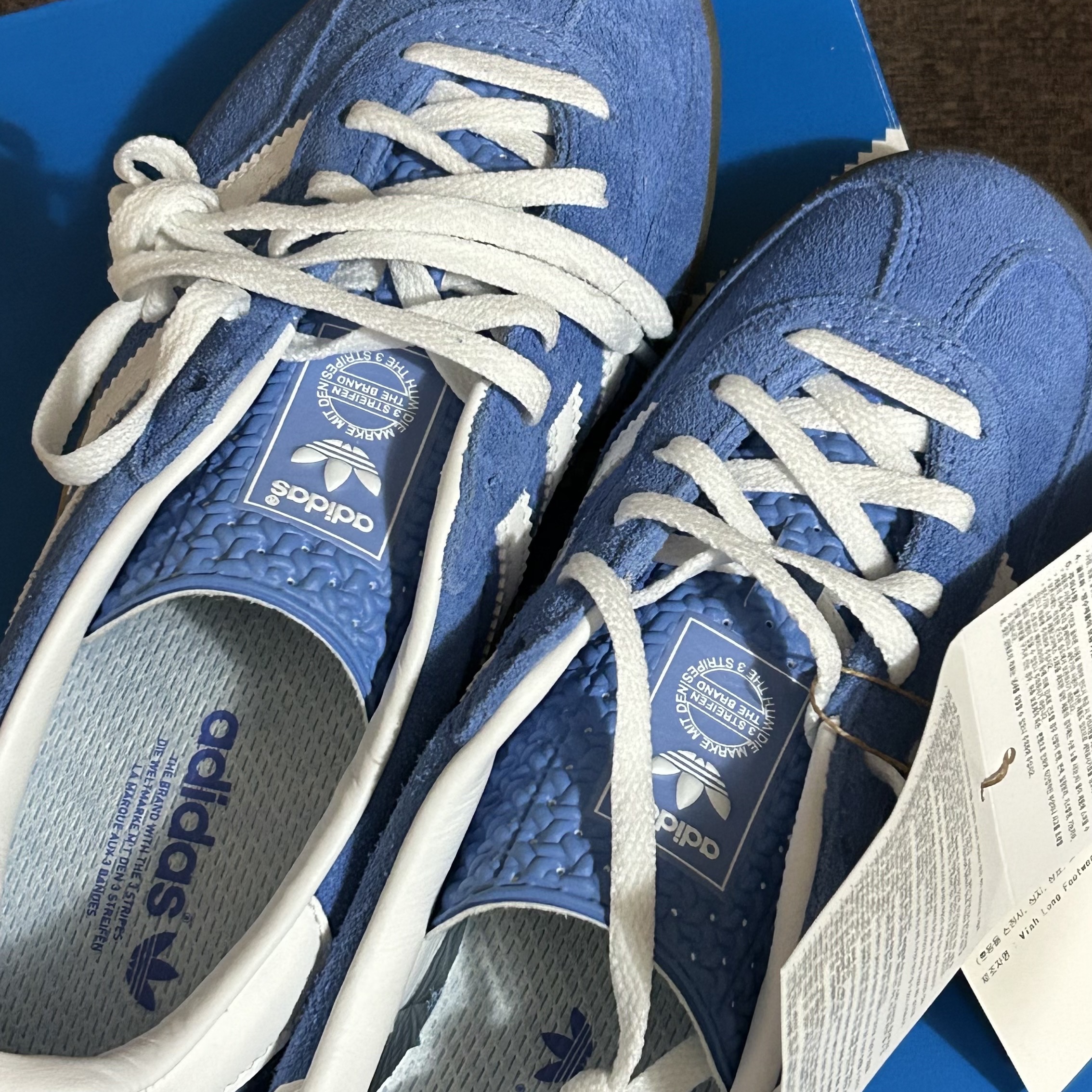 (W) Adidas Gazelle Indoor Blue Fusion Cloud White 착용 스타일