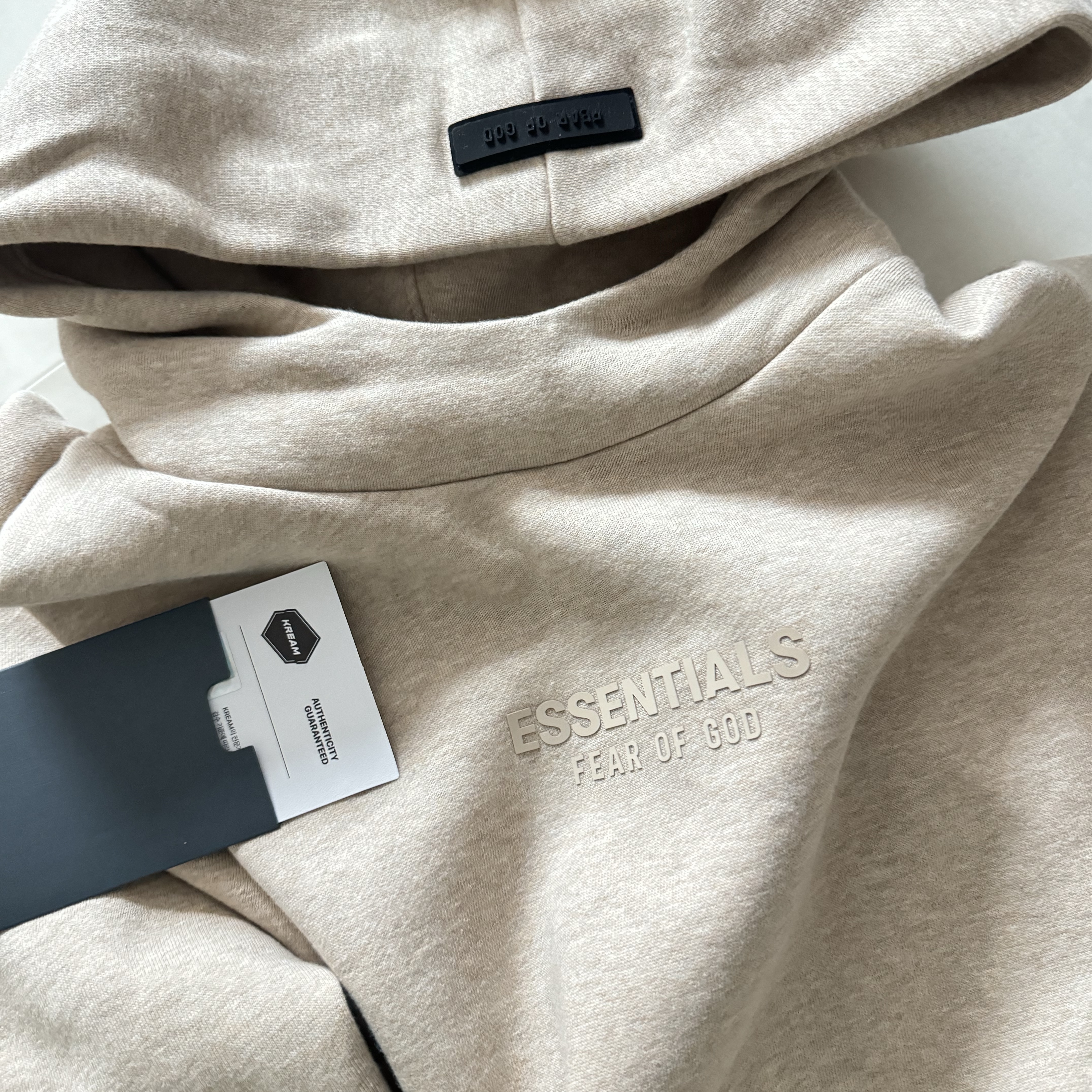 Essentials Hoodie Gold Heather - 23FW 착용 스타일