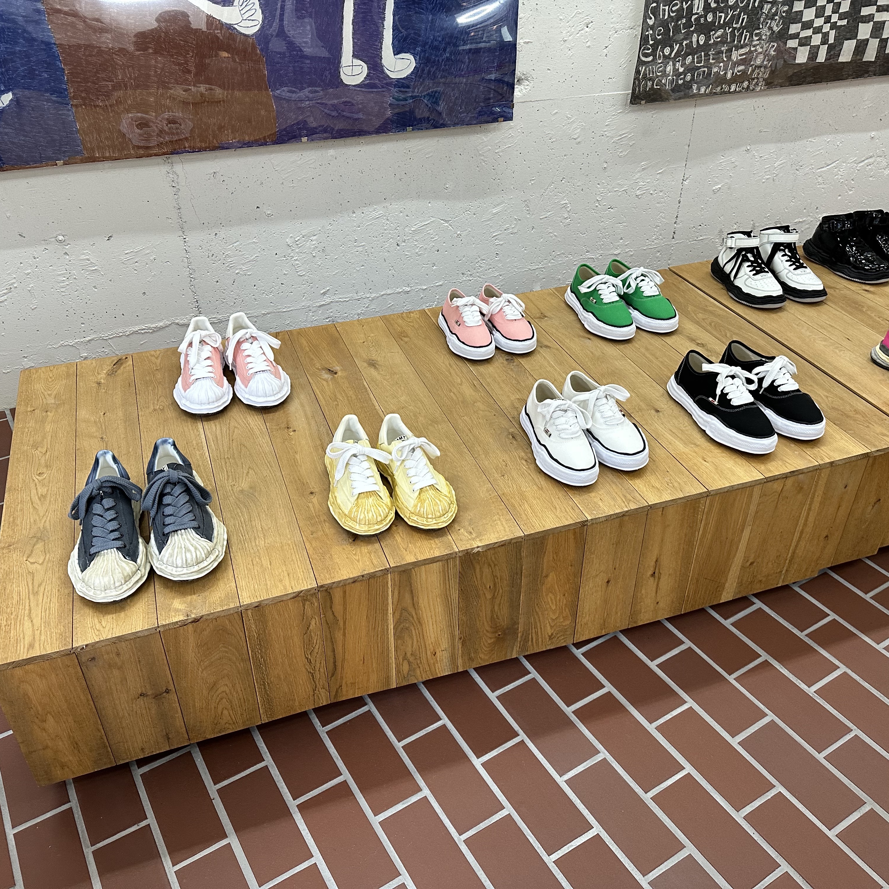 Maison Mihara Yasuhiro Peterson OG Sole Canvas Low Sneakers Black 착용 스타일 - 3