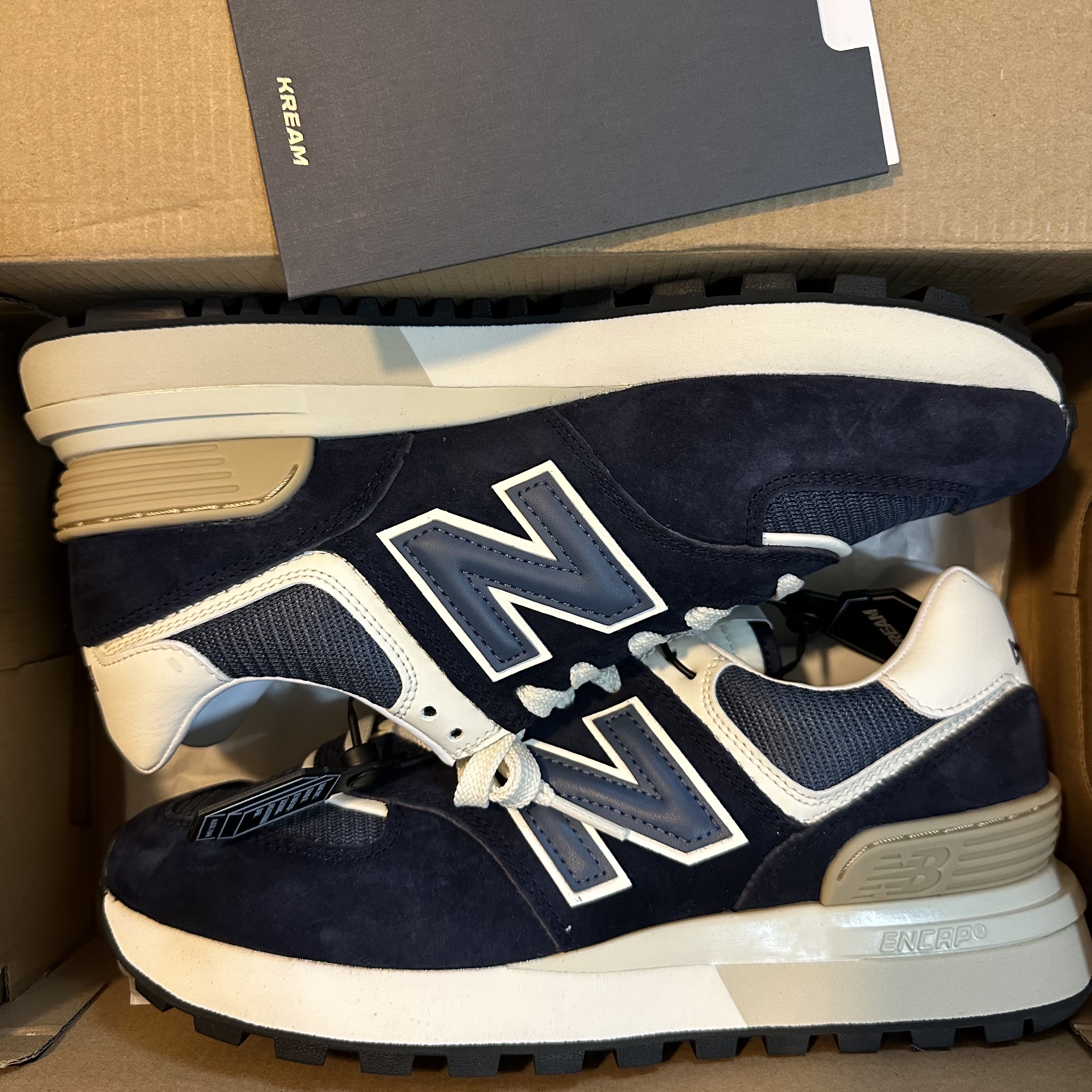 New Balance 574 Legacy Navy 착용 스타일