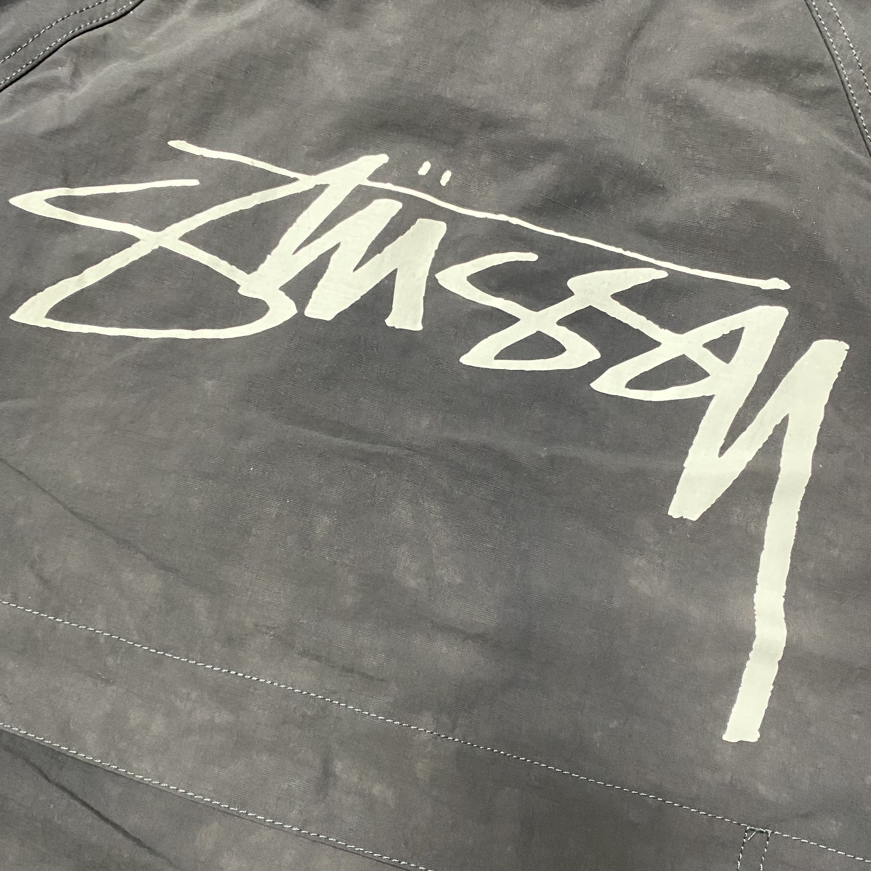 Stussy Wave Dye Beach Shell Jacket Black 착용 스타일