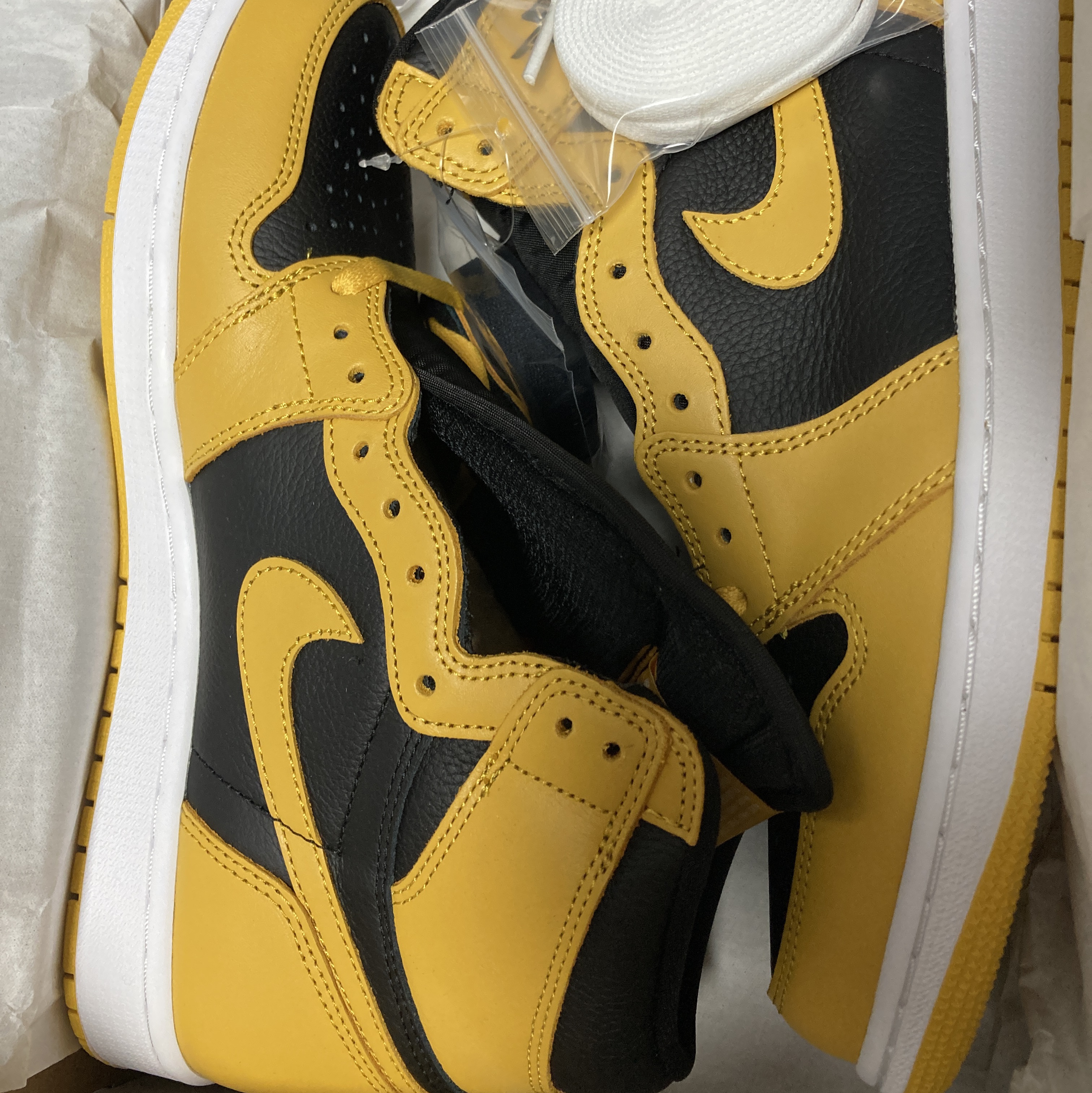 Jordan 1 Retro High OG Pollen 착용 스타일