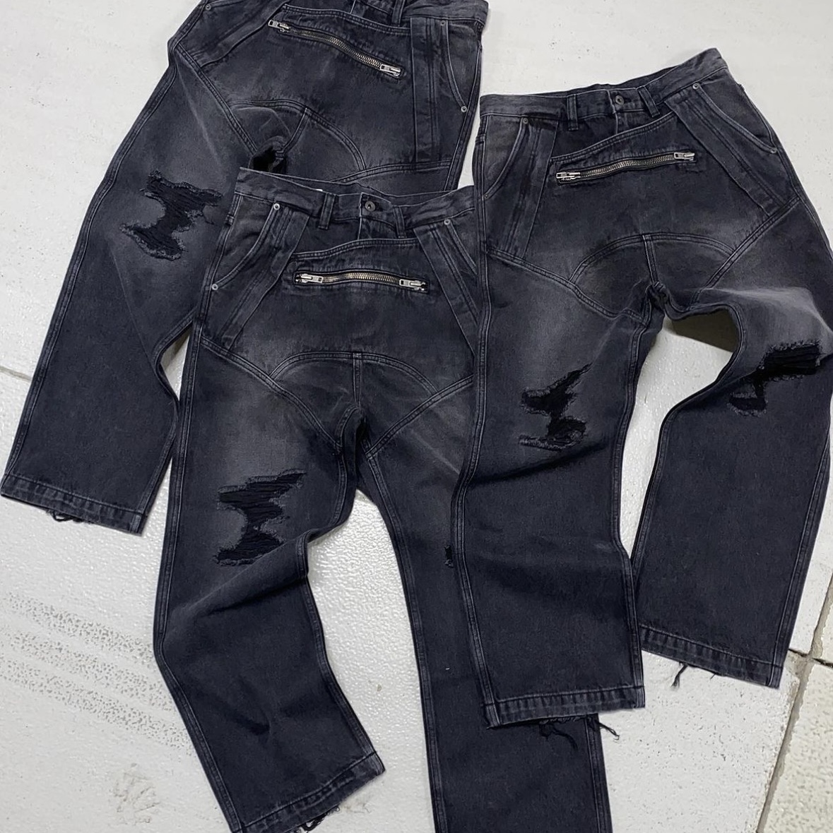 Icyto Shield Jeans Black 착용 스타일 - 3